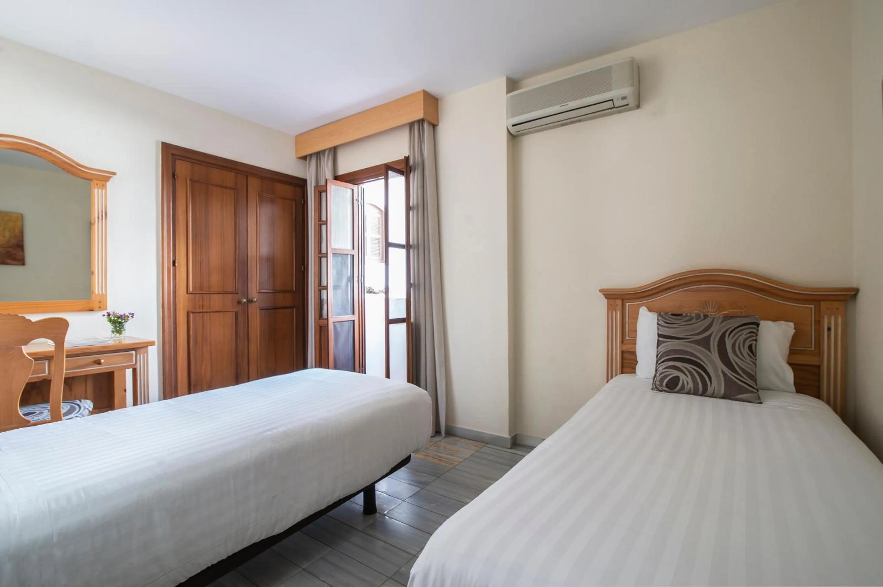 Bedroom, Bed in Macdonald Villacana Resort