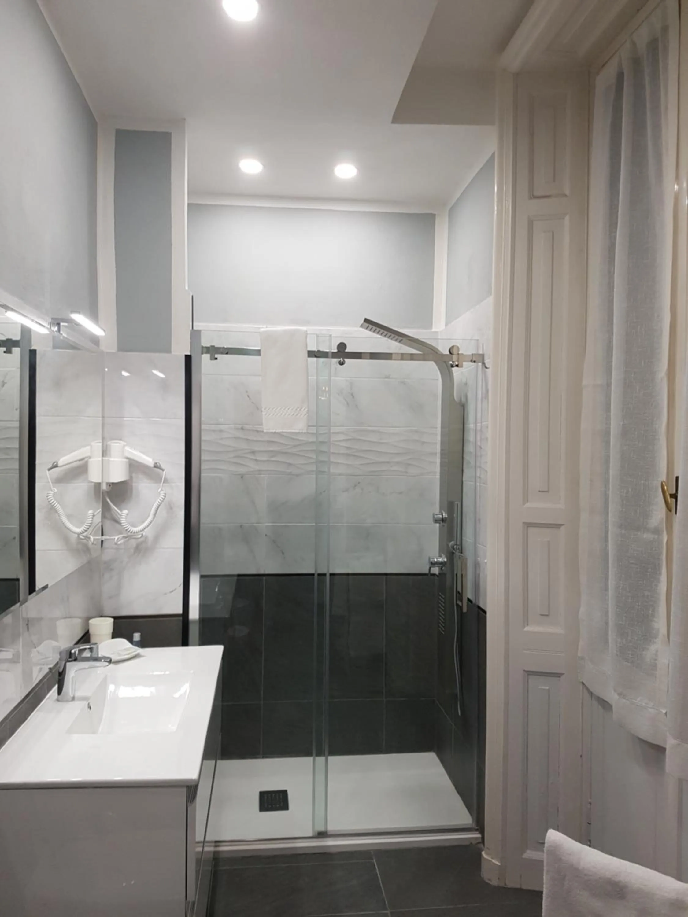 Shower in B&B Villa Gavina