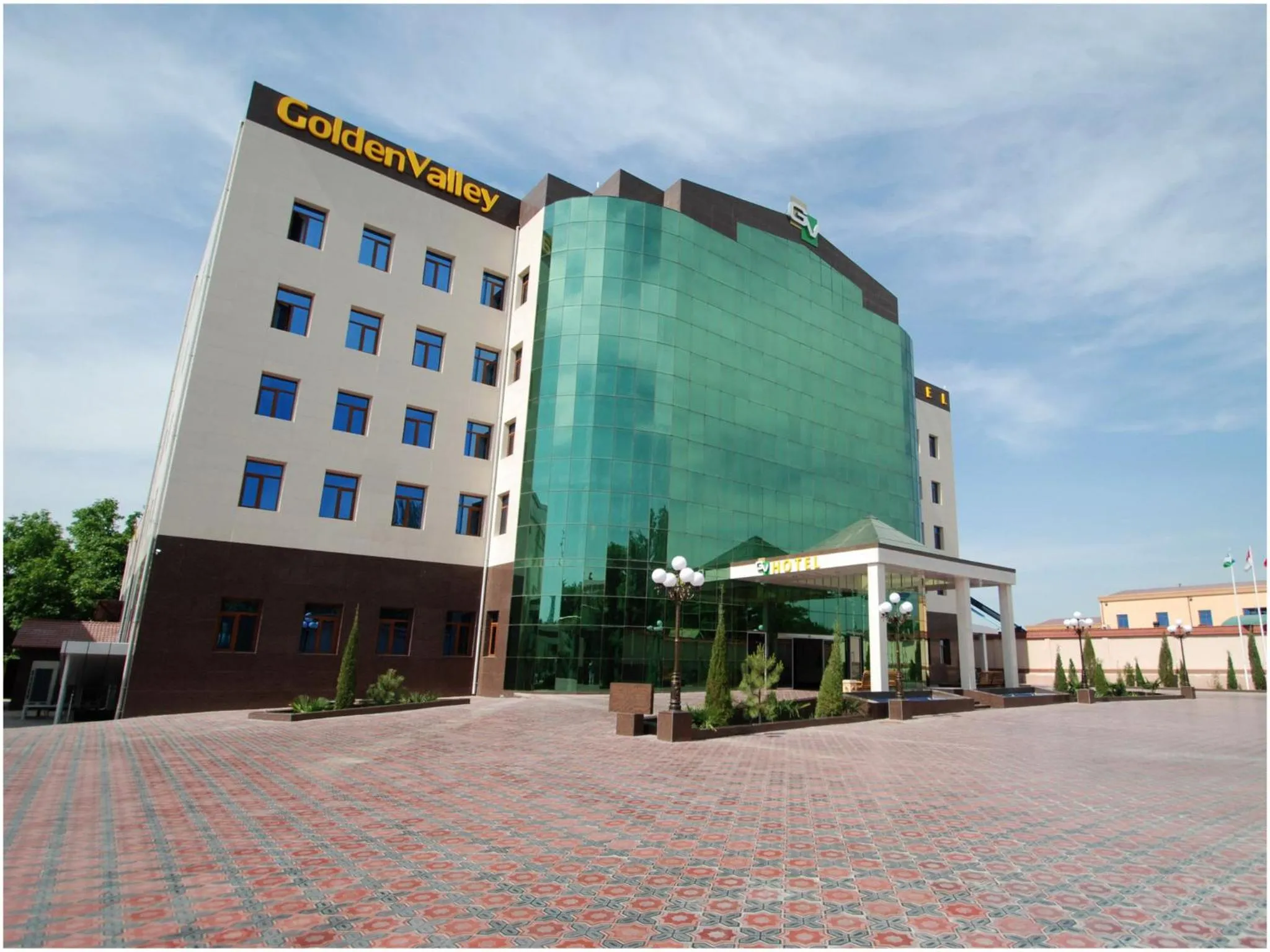 Facade/entrance in Golden Valley Hotel