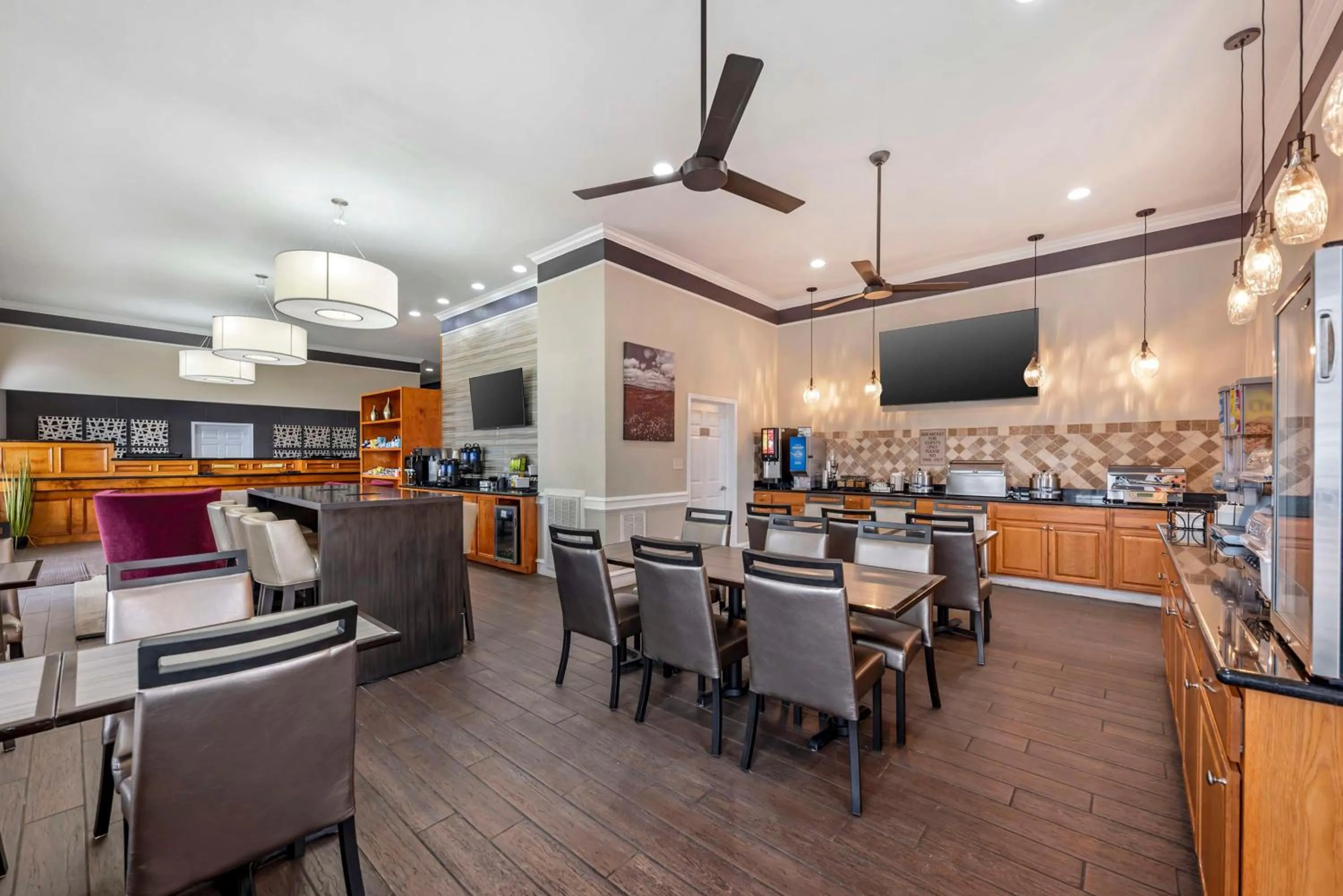 Breakfast in Best Western Inn of Brenham