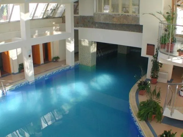 Swimming pool in Snezhanka Apartments TMF