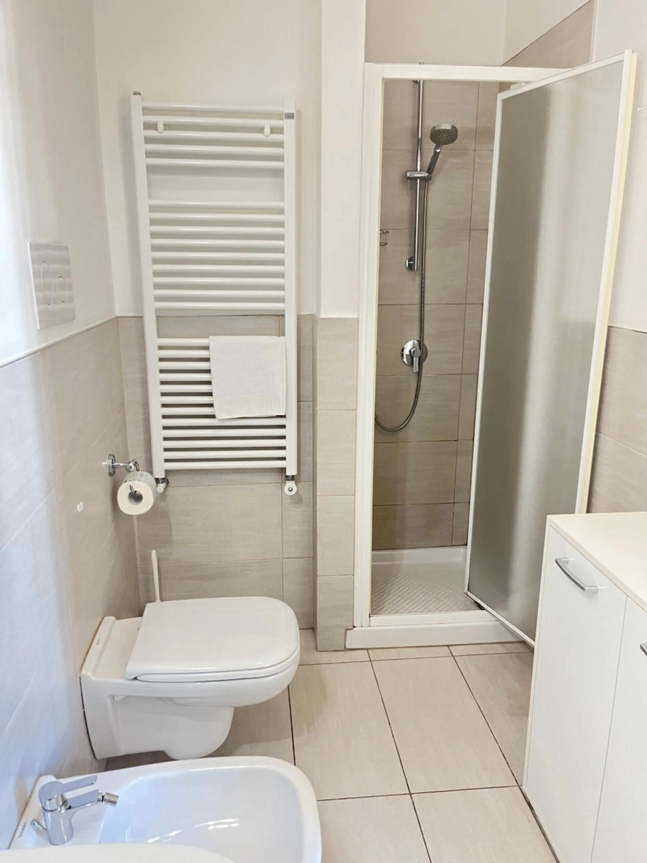 Shower in B&B Chimera Bari