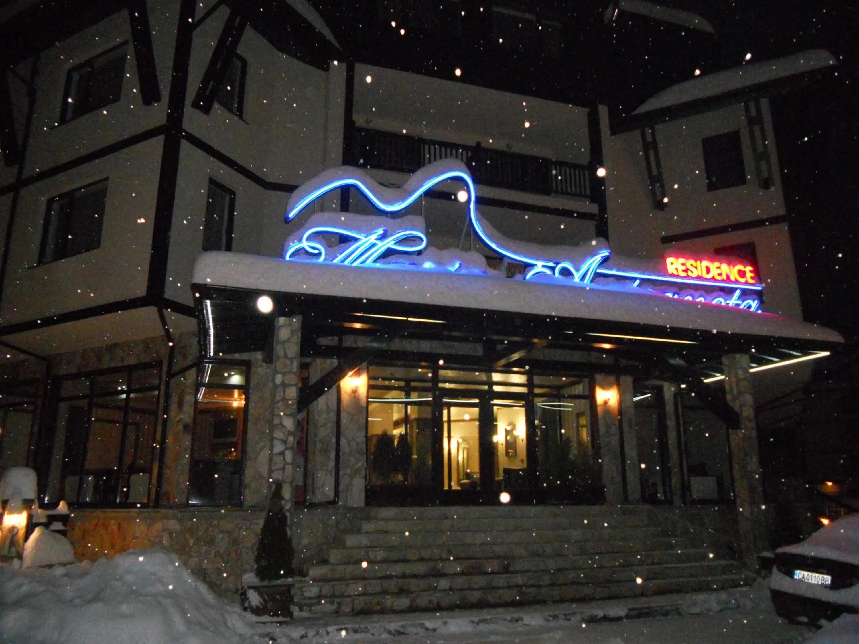 Night in Maria-Antoaneta Residence