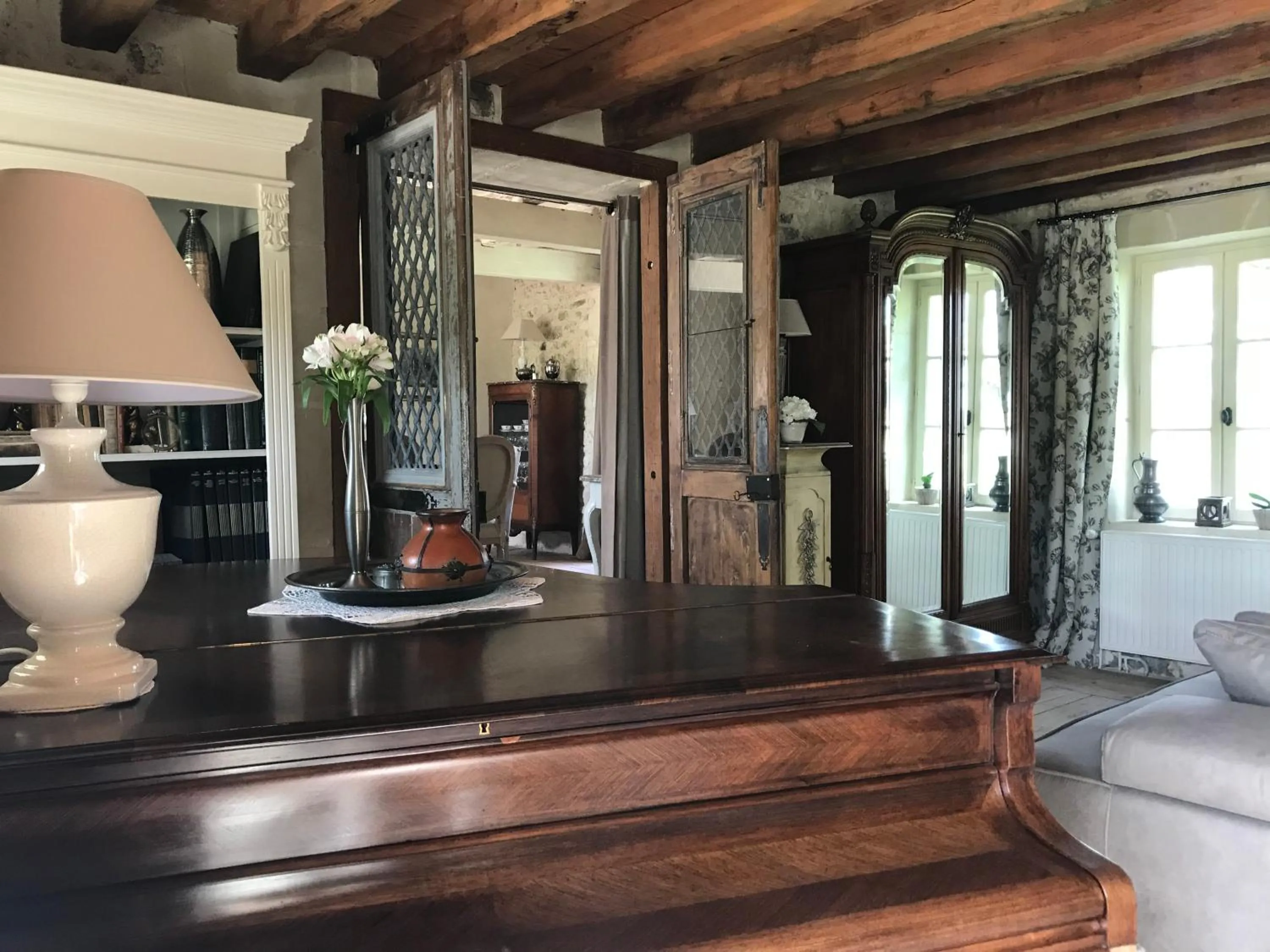 Communal lounge/ TV room in La Ferme Blanche