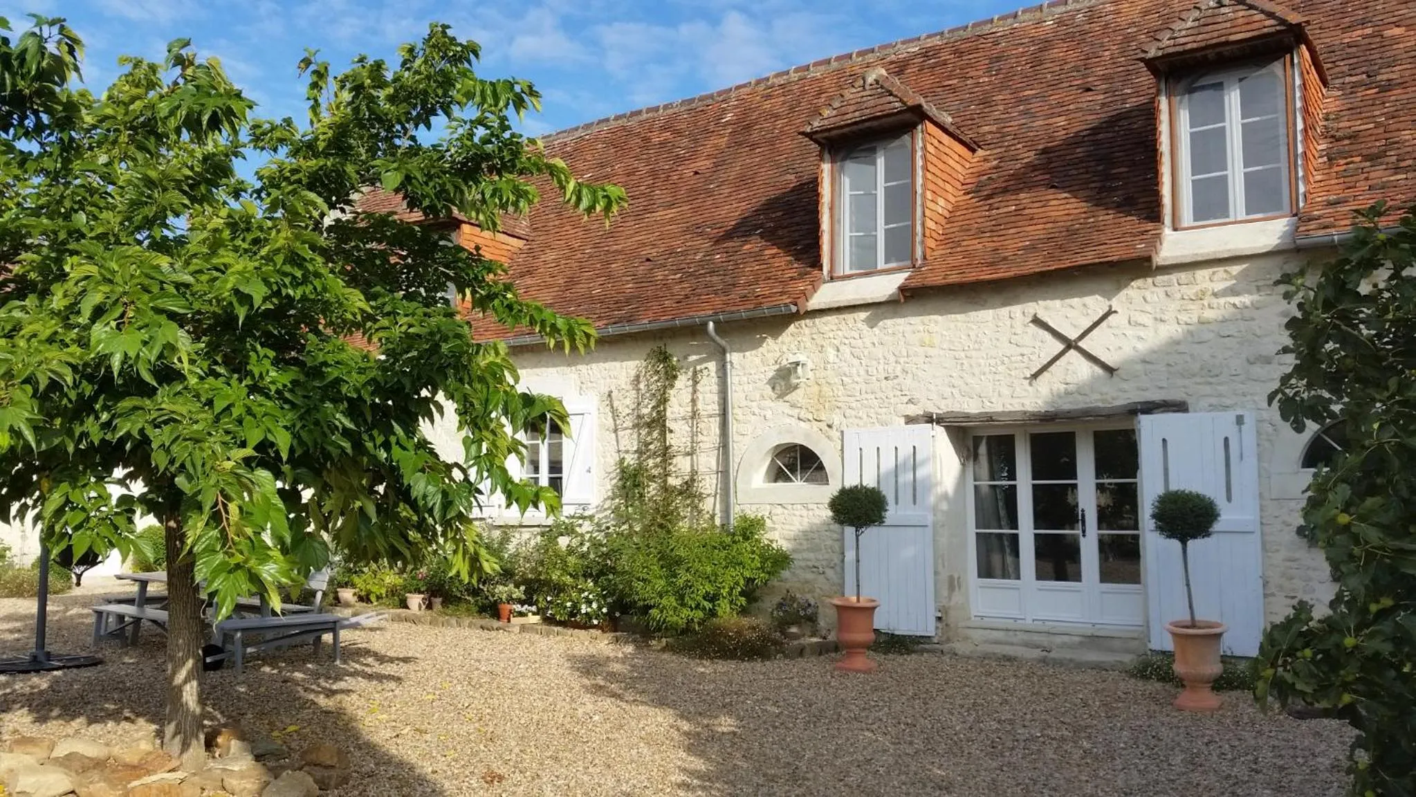 Property building in La Ferme Blanche