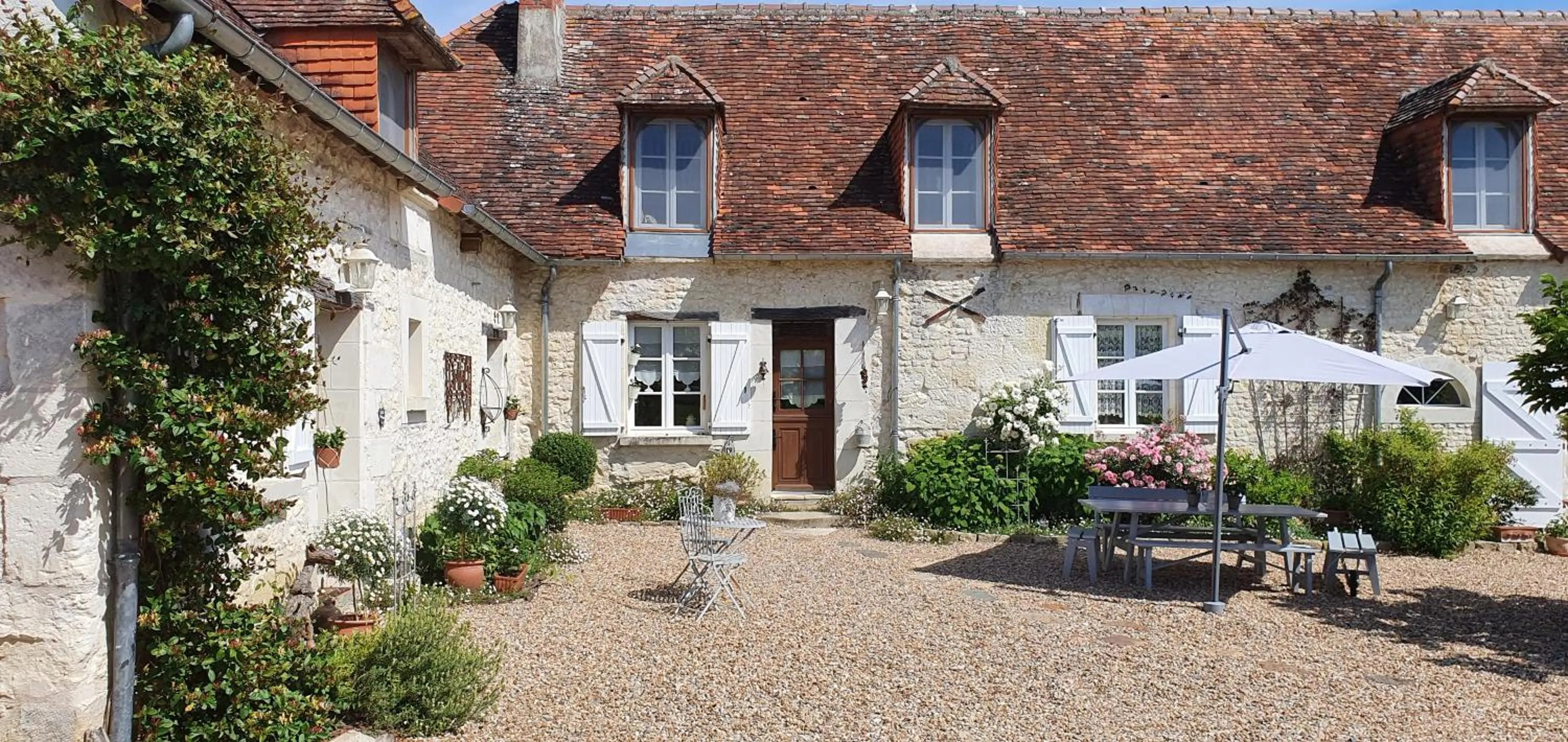 Property building in La Ferme Blanche