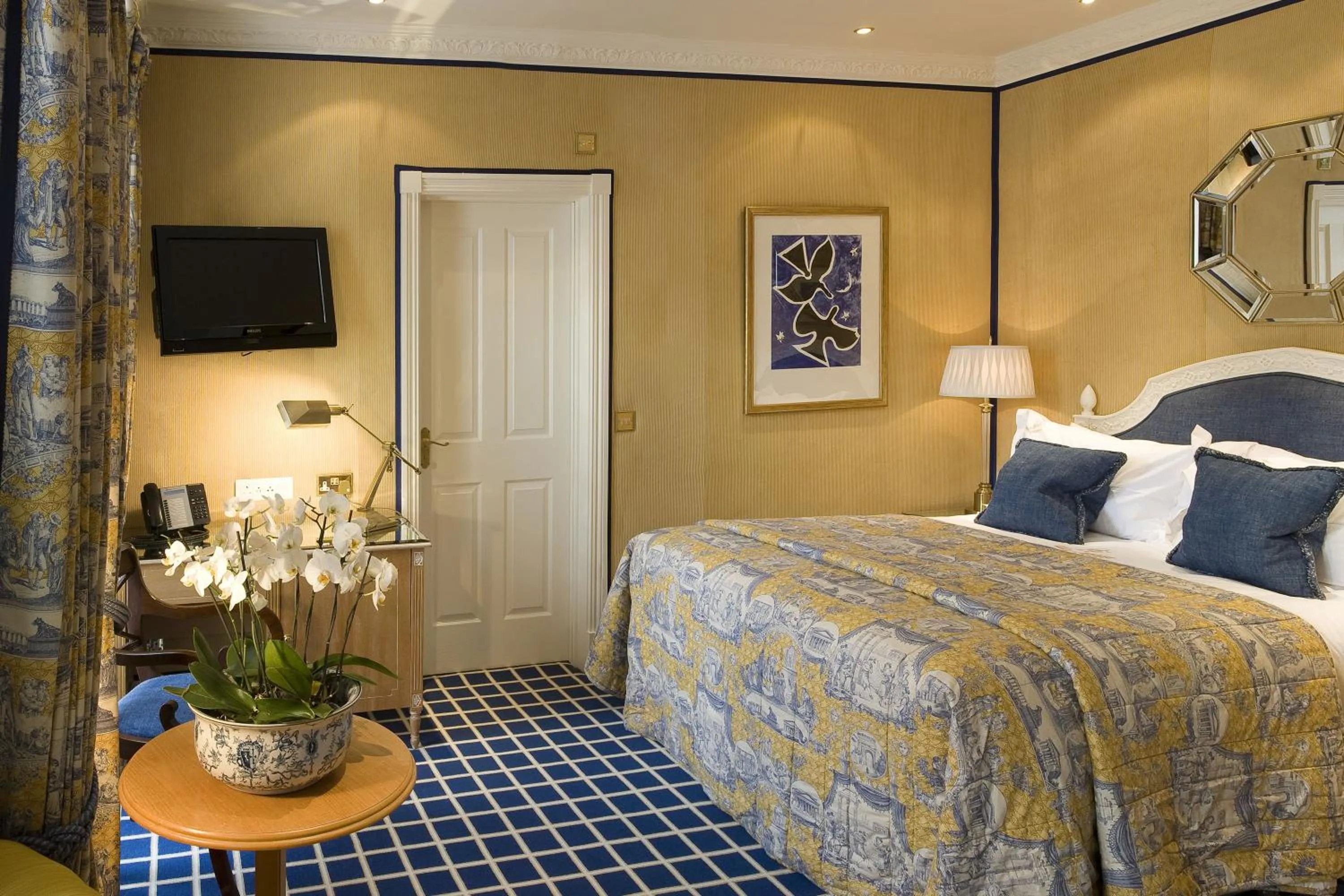 Photo of the whole room, Bed in The Old Government House Hotel & Spa