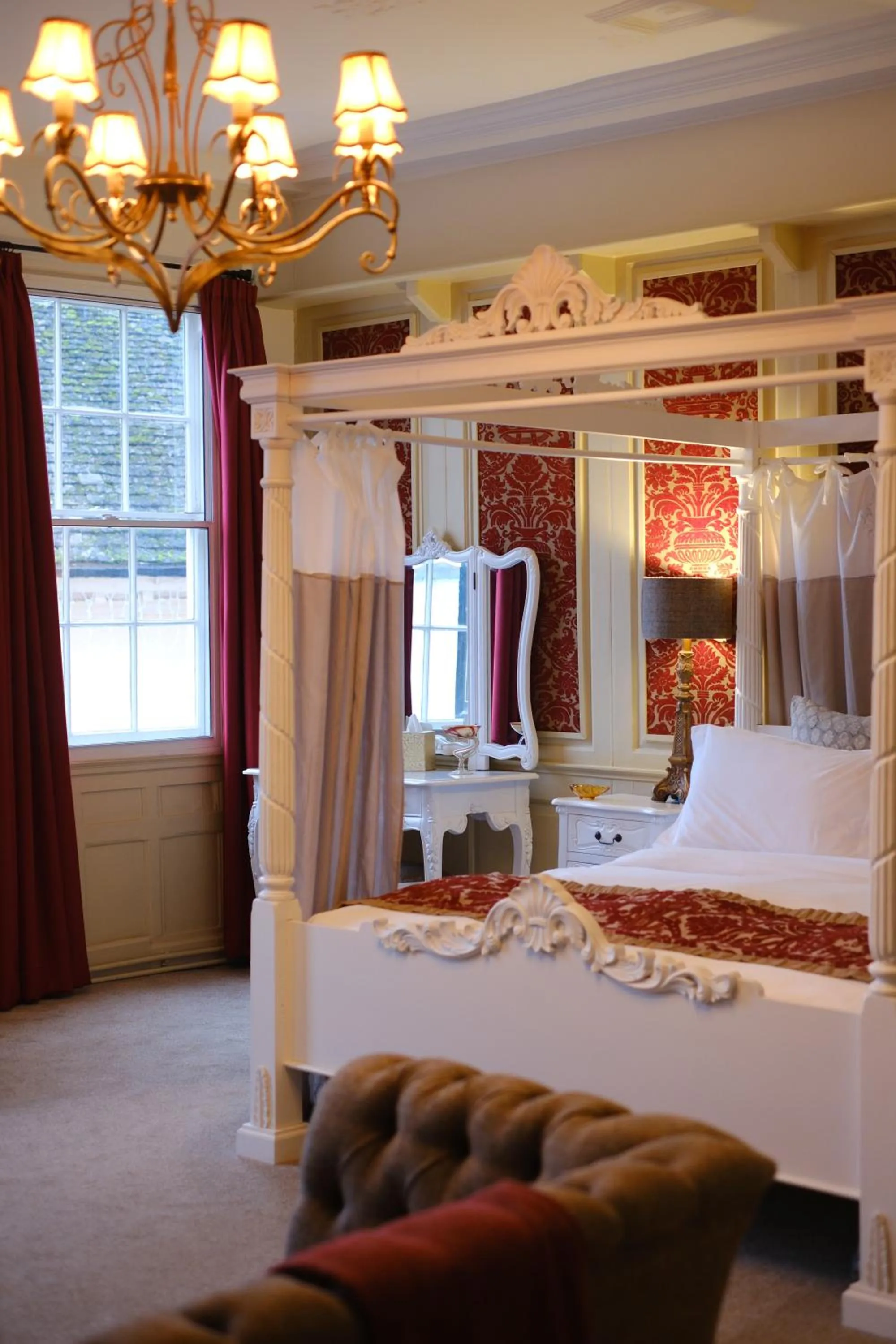 Bed in The Old Crown Coaching Inn