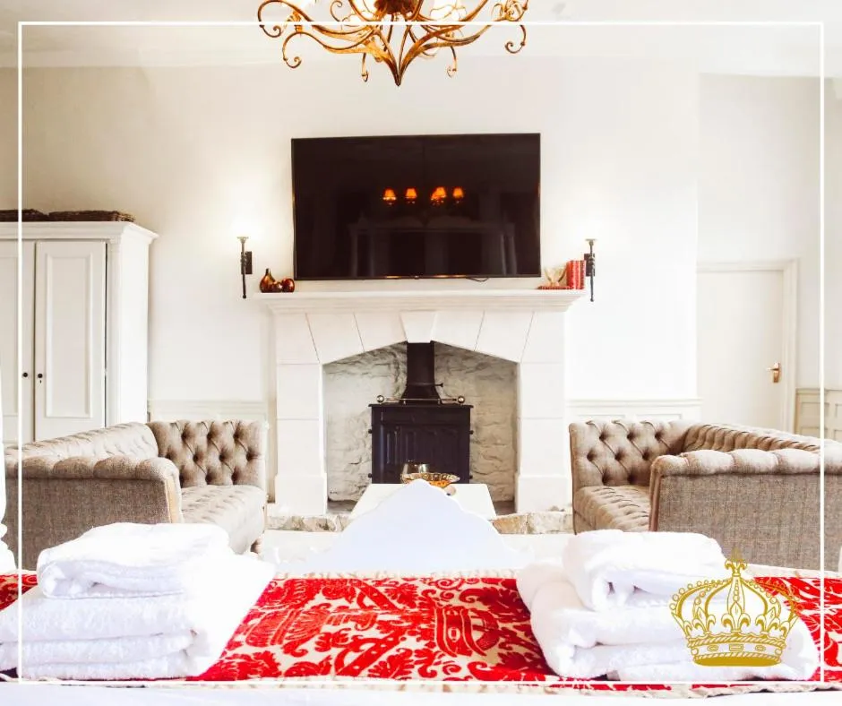 Bed in The Old Crown Coaching Inn