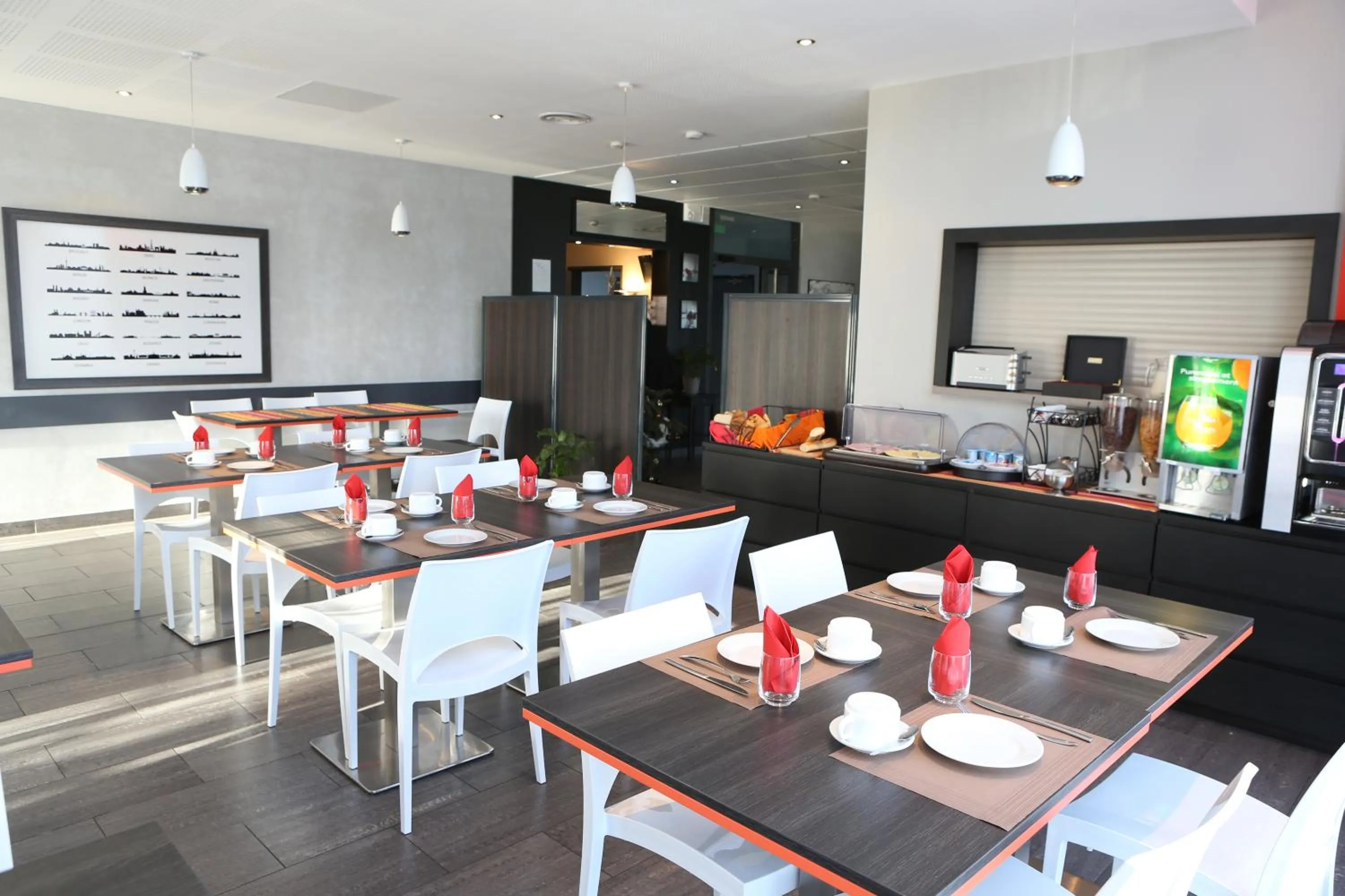 Restaurant/places to eat in Adonis Paris Sud