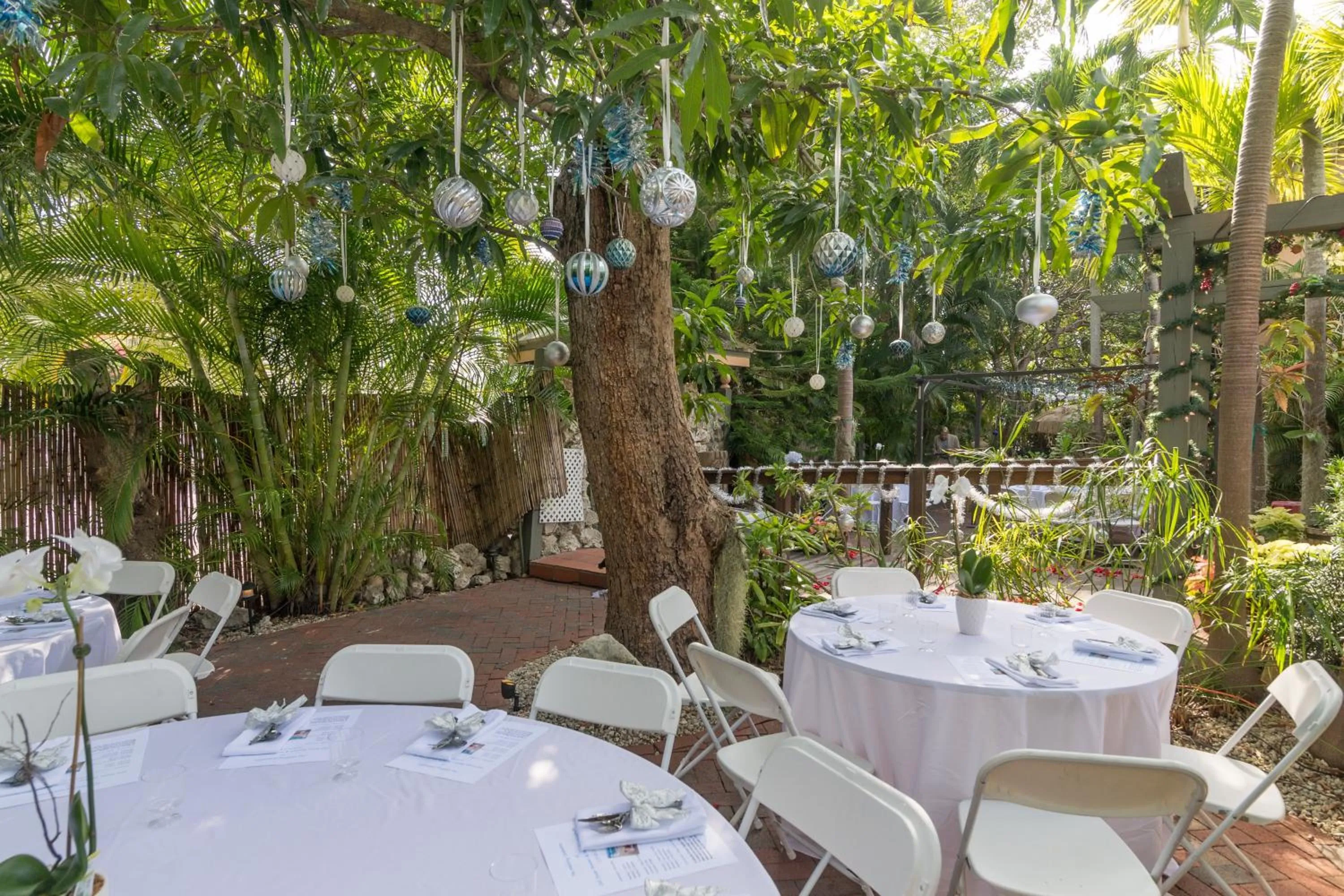 Property building in Suite Dreams Inn by the Beach