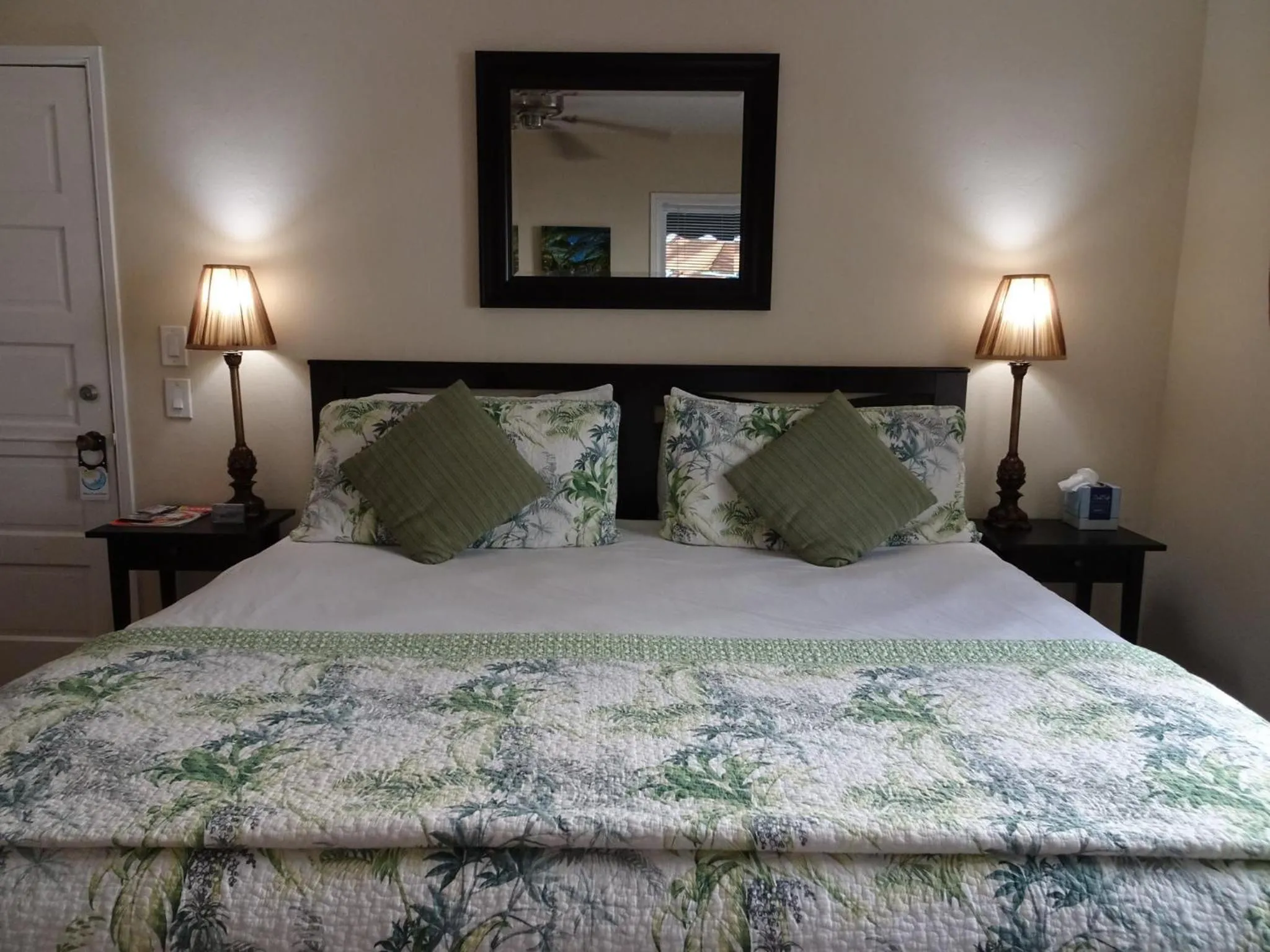 Bedroom, Bed in Suite Dreams Inn by the Beach