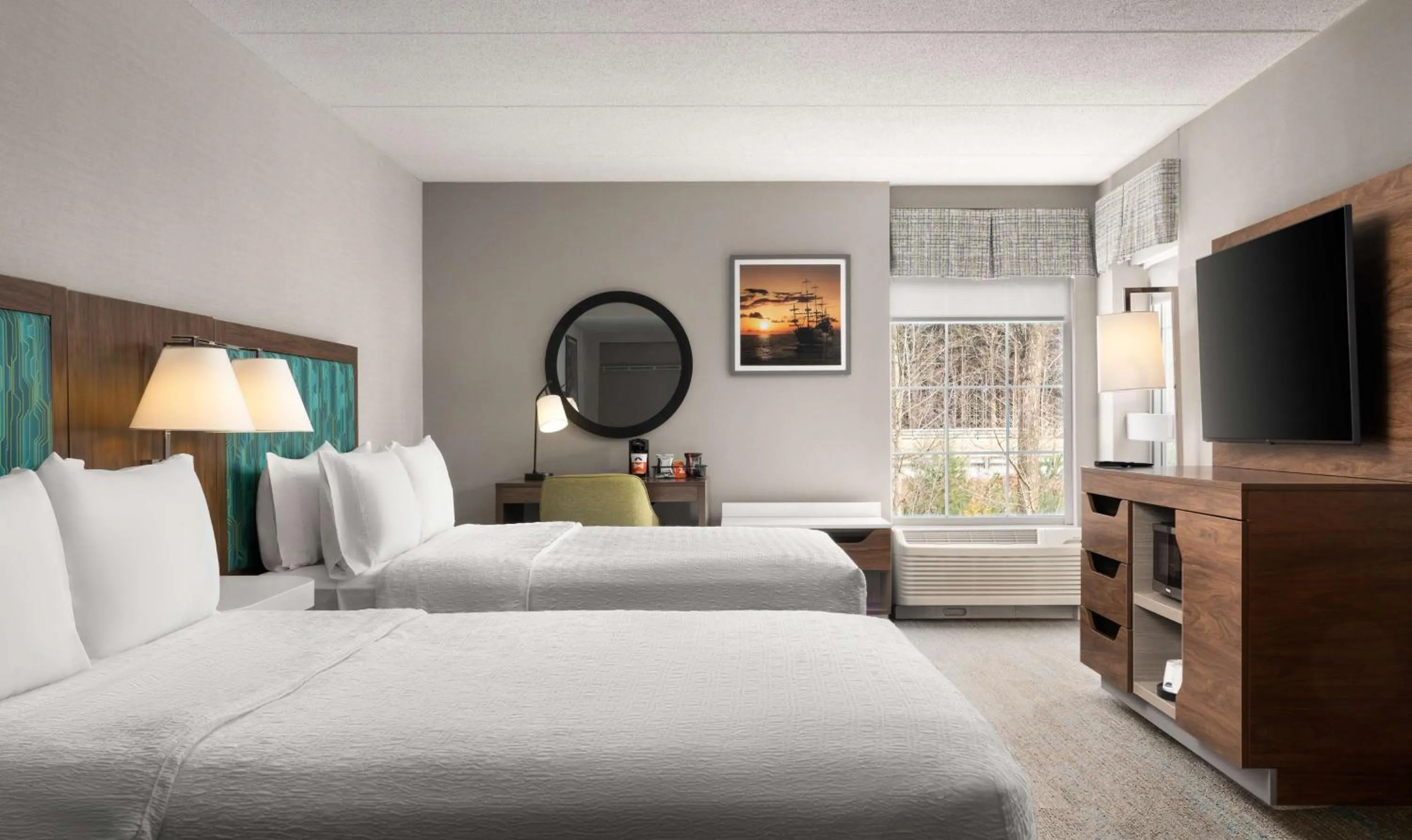 Bedroom, Bed in Hampton Inn Sturbridge