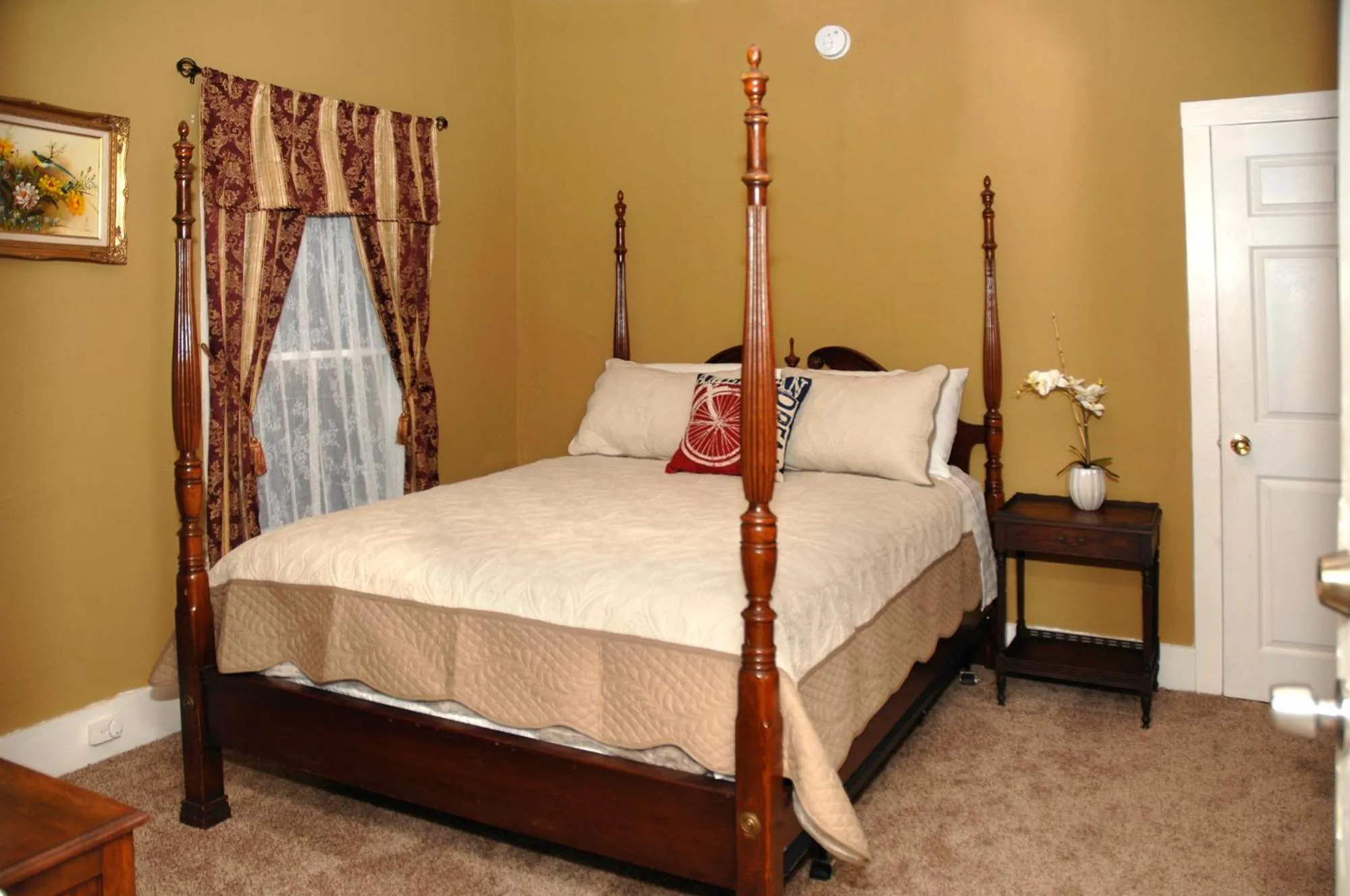 Bedroom, Bed in Historic Luxury Two Bedroom Apartment