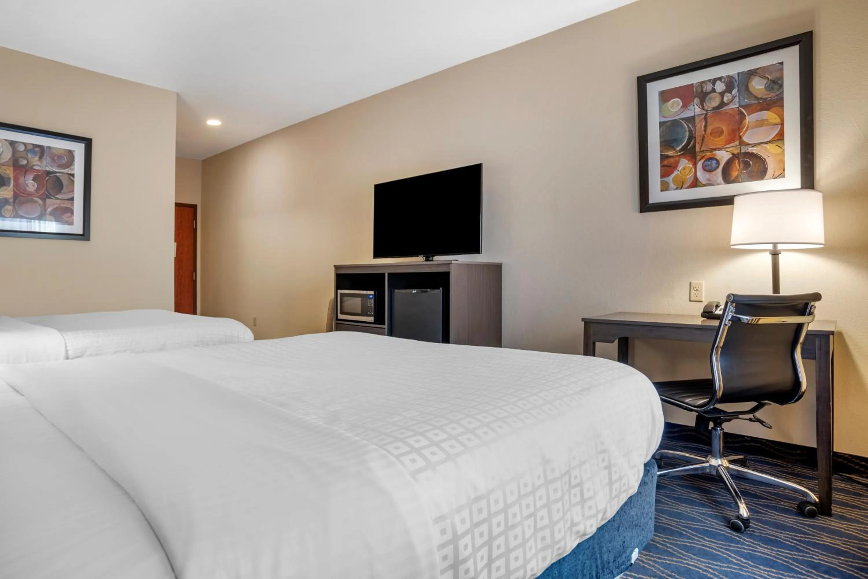 Bedroom, Bed in Best Western Troy Inn