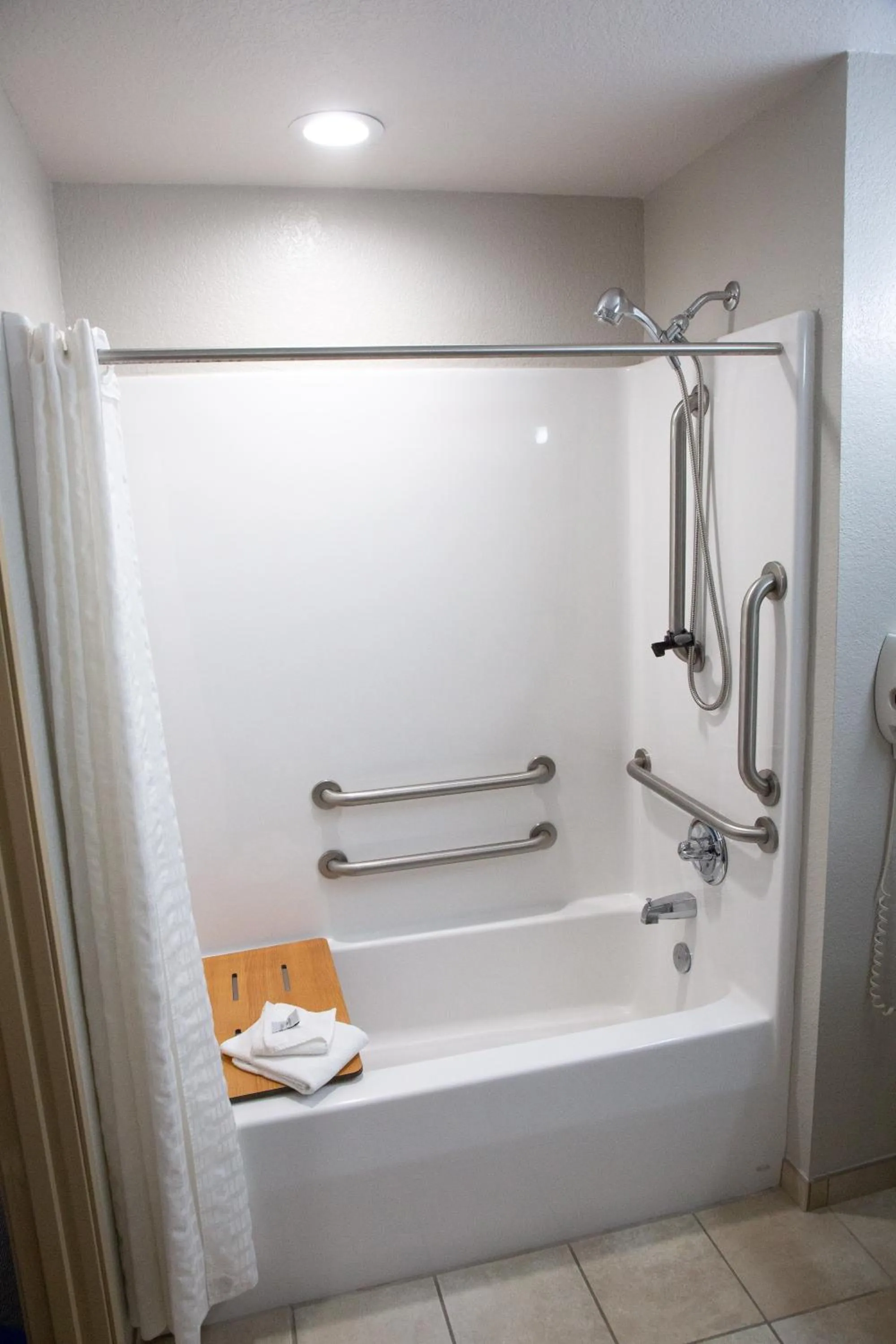 Bathroom in Microtel Inn & Suites by Wyndham Searcy