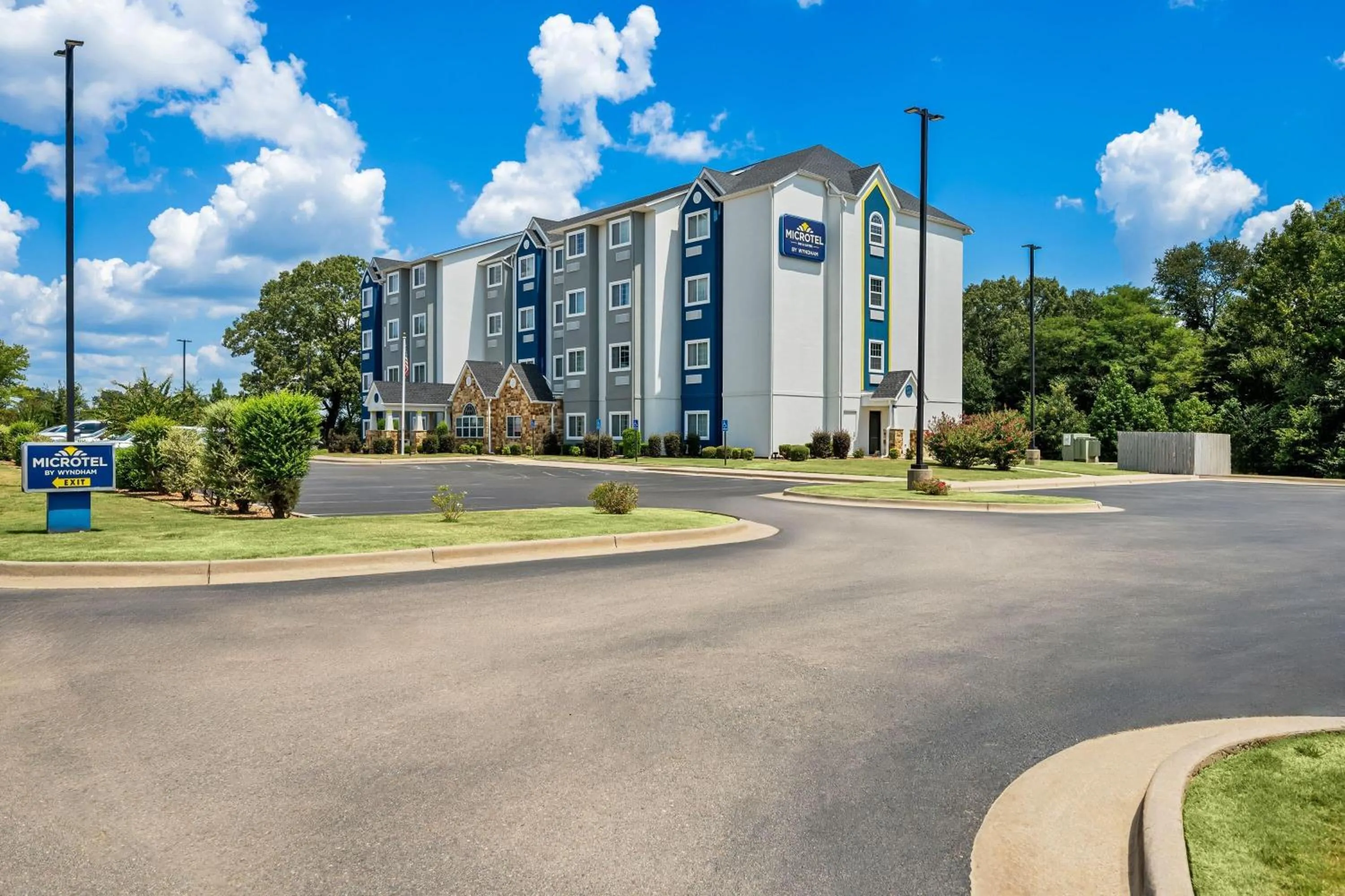 Property building in Microtel Inn & Suites by Wyndham Searcy