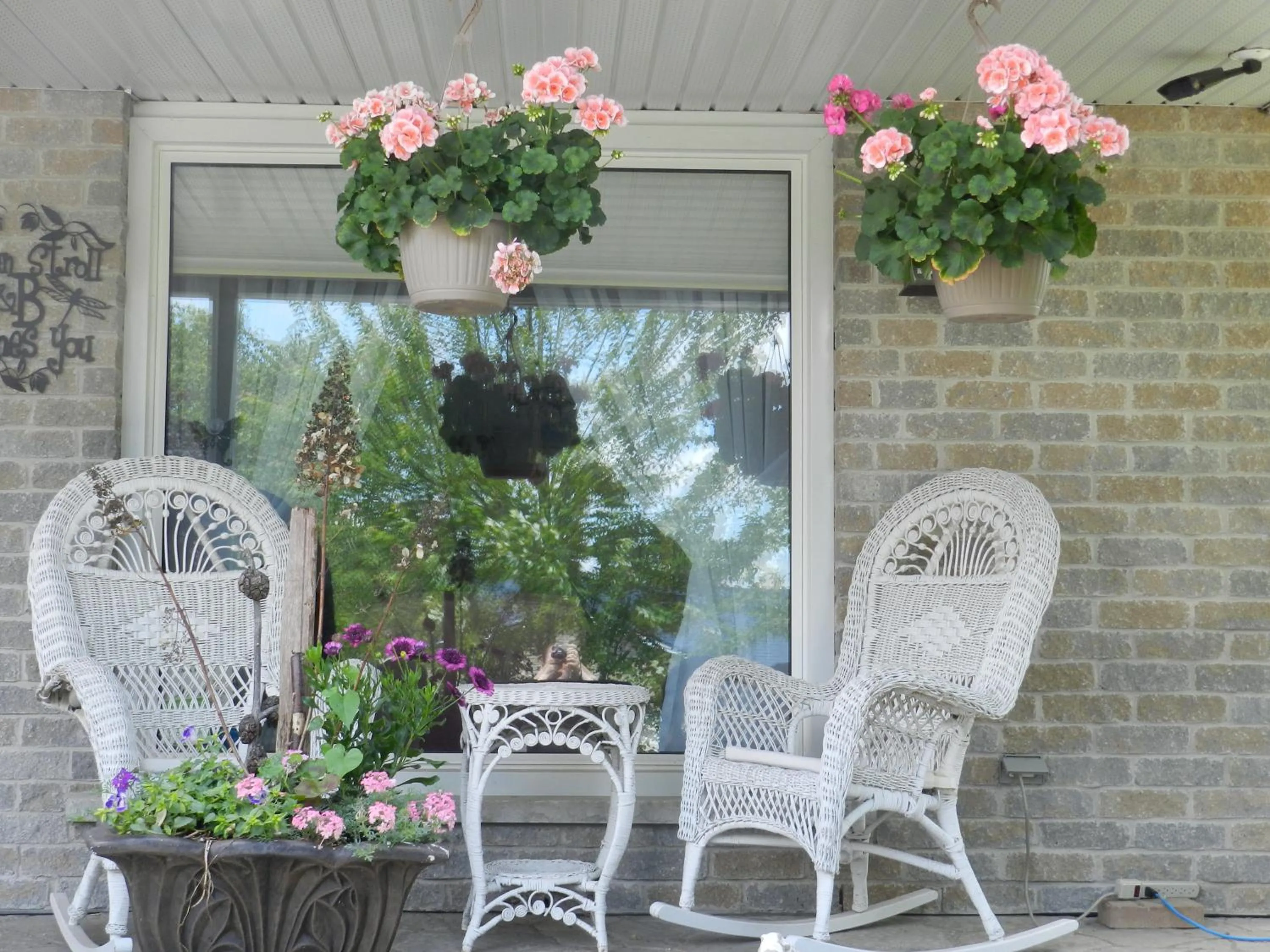 Patio in A Garden Stroll Bed & Breakfast