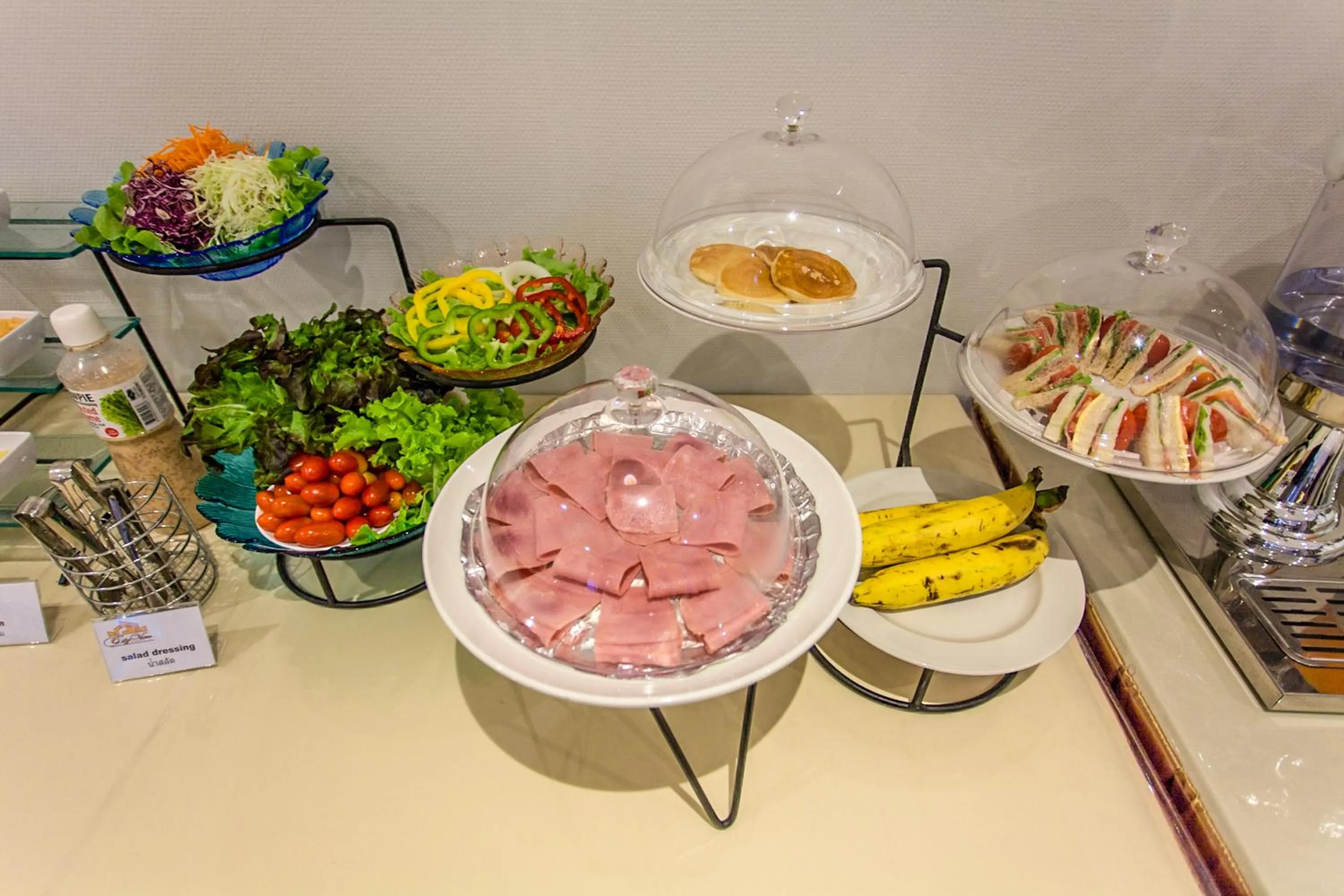 Restaurant/places to eat in City View Residence