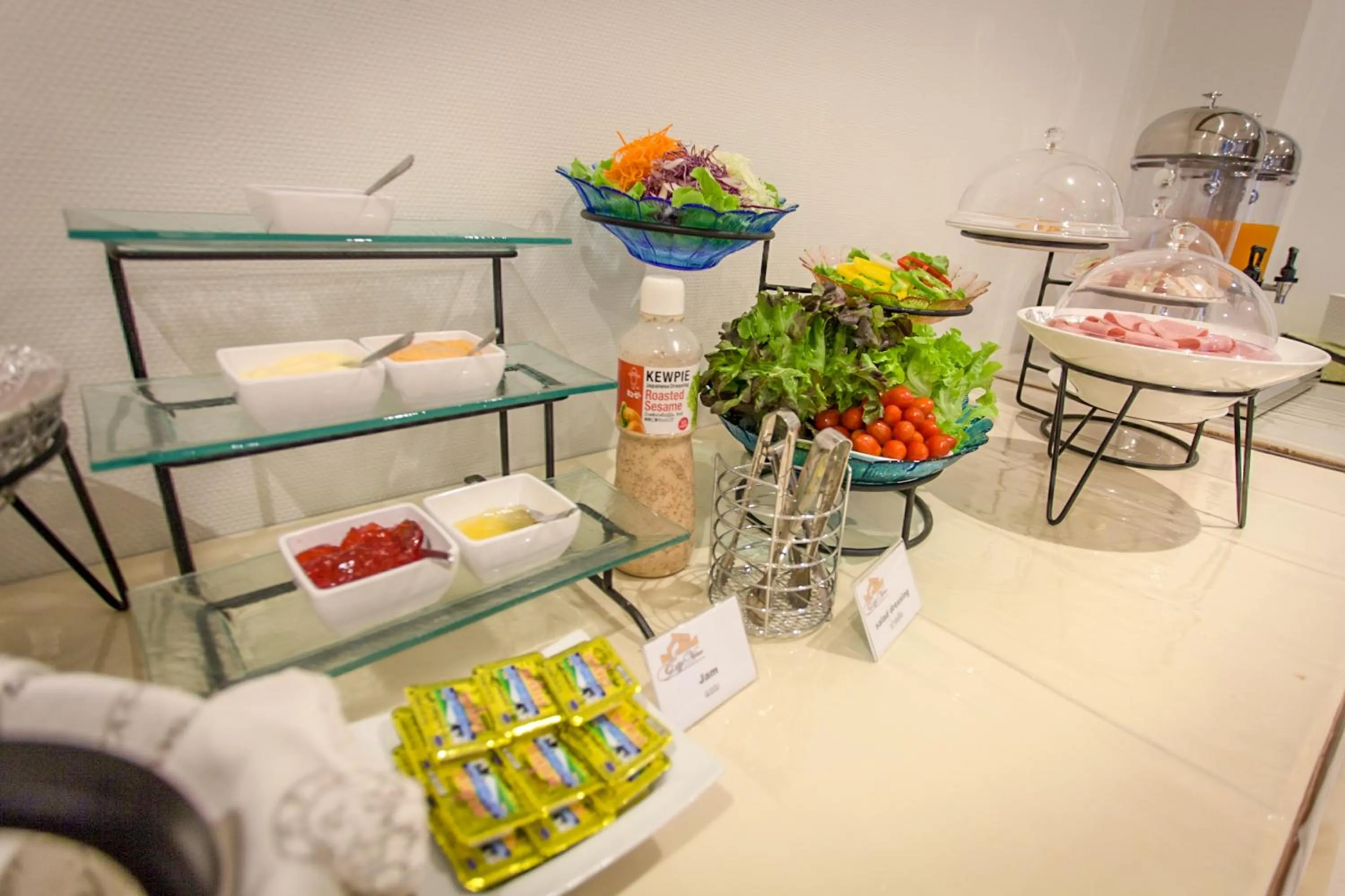 Restaurant/places to eat in City View Residence