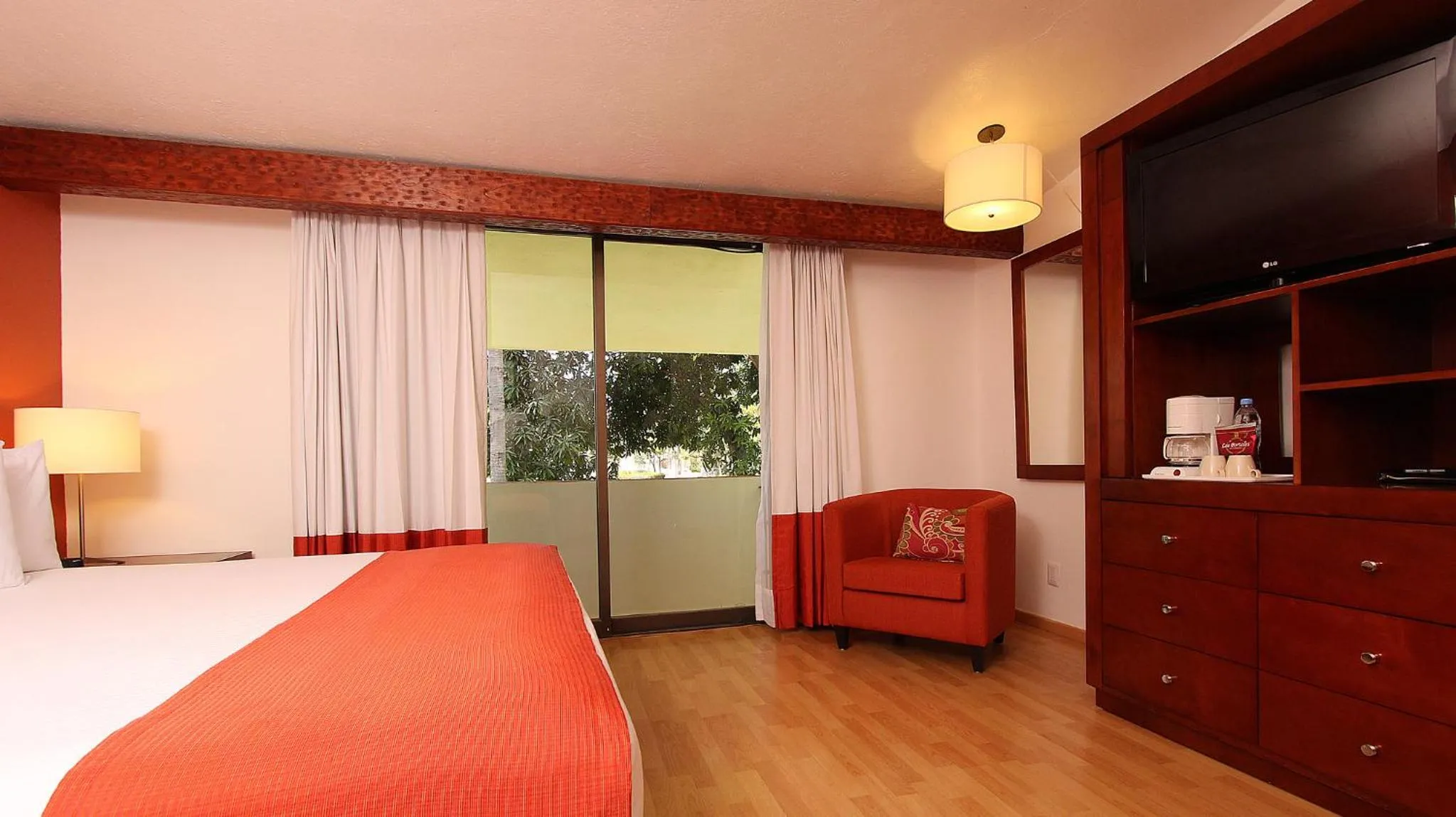 Photo of the whole room, Bed in Fiesta Inn Villahermosa Cencali