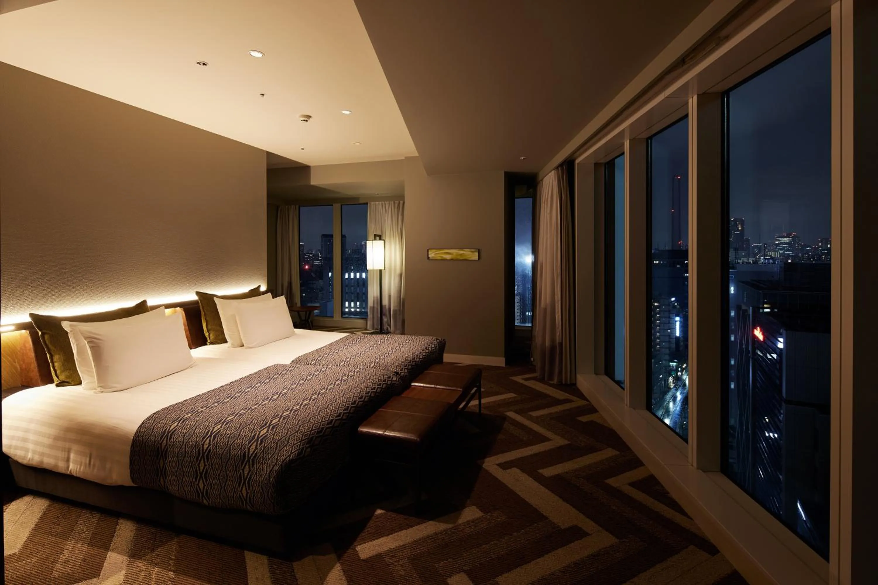 Bedroom, Bed in SHIBUYA STREAM HOTEL formerly Shibuya Stream Excel Hotel Tokyu