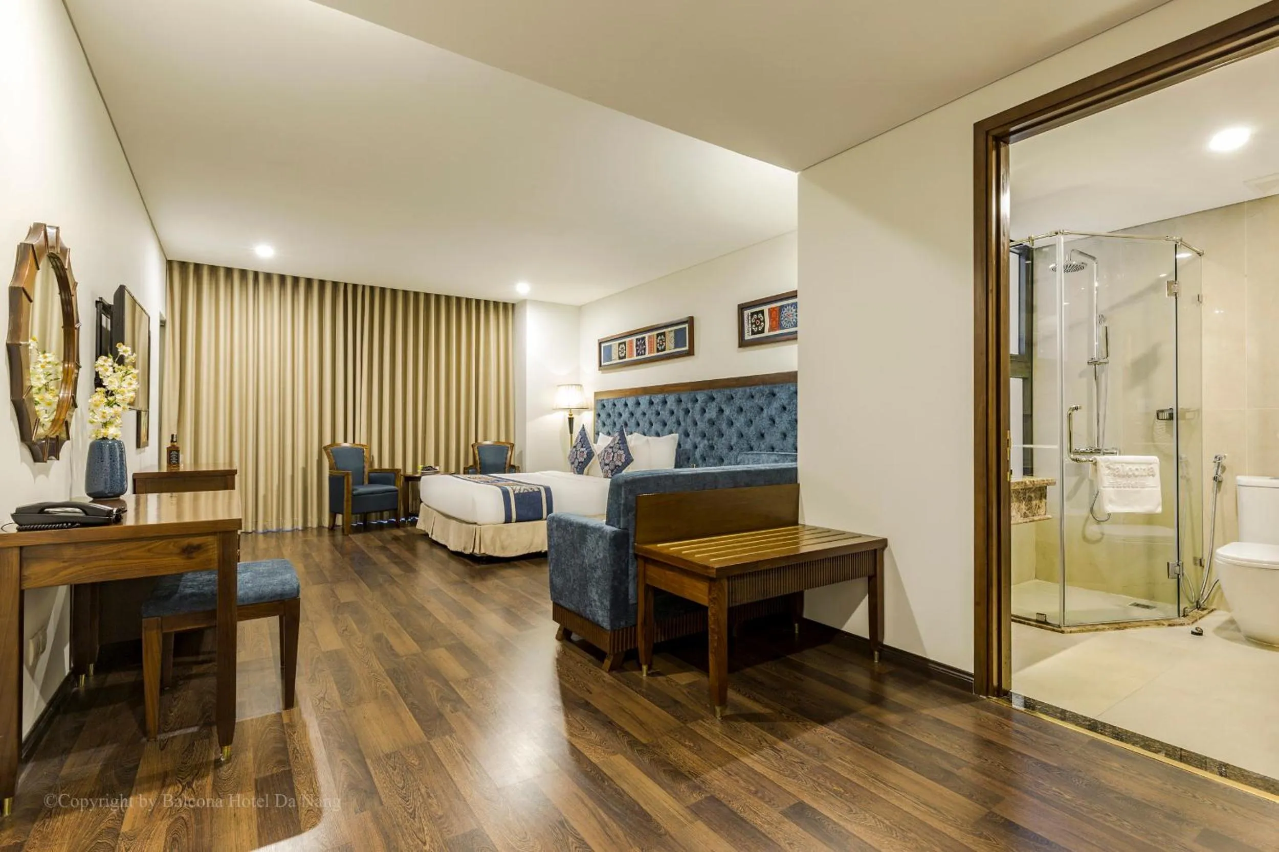 Photo of the whole room, Bed in Balcona Hotel Da Nang