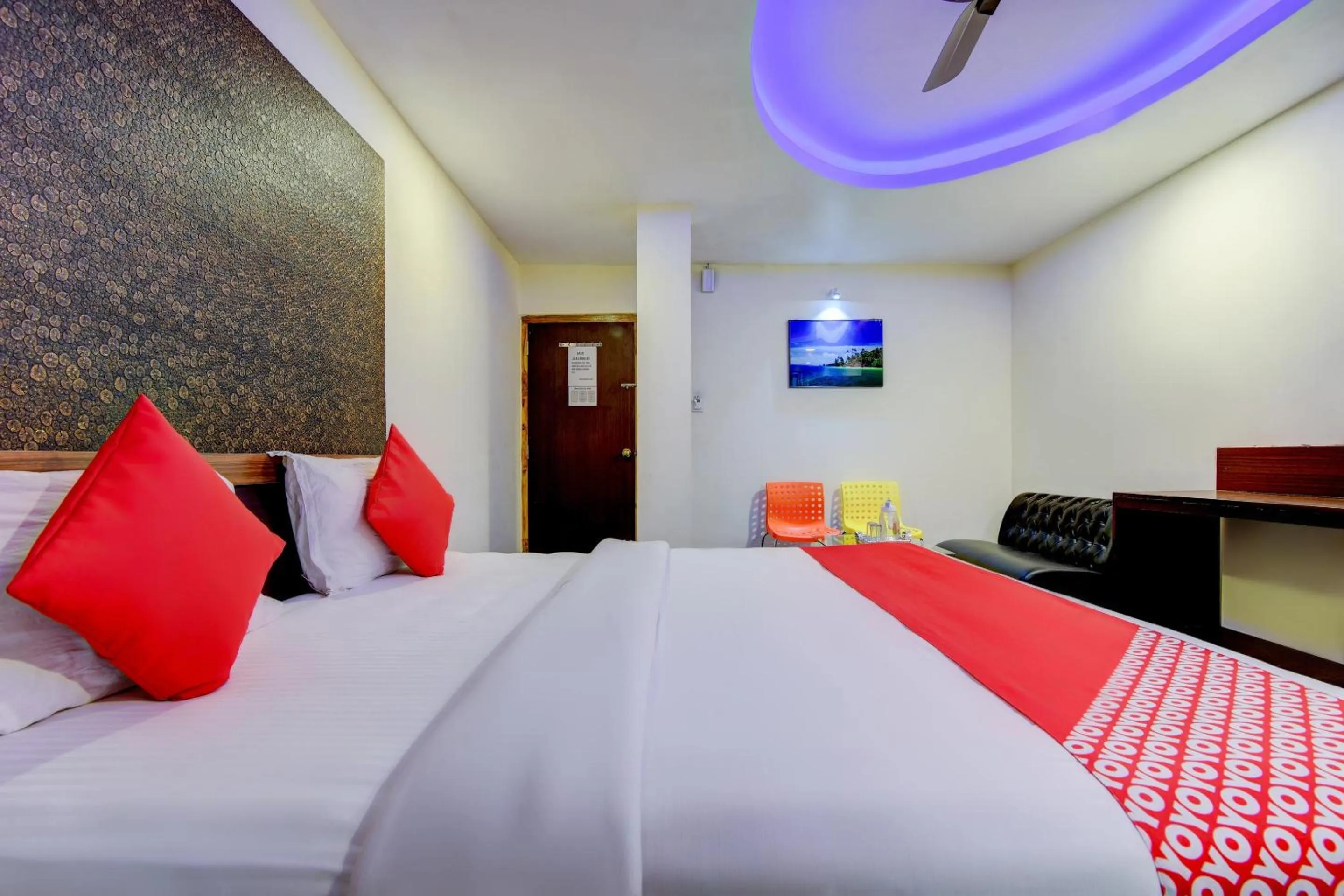 Bedroom, Bed in Hotel O P S Grand