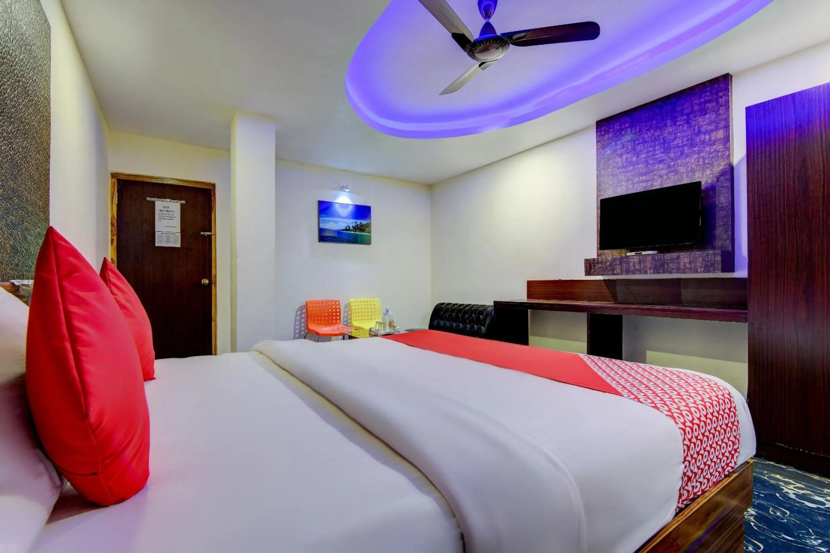 Bedroom, Bed in Hotel O P S Grand