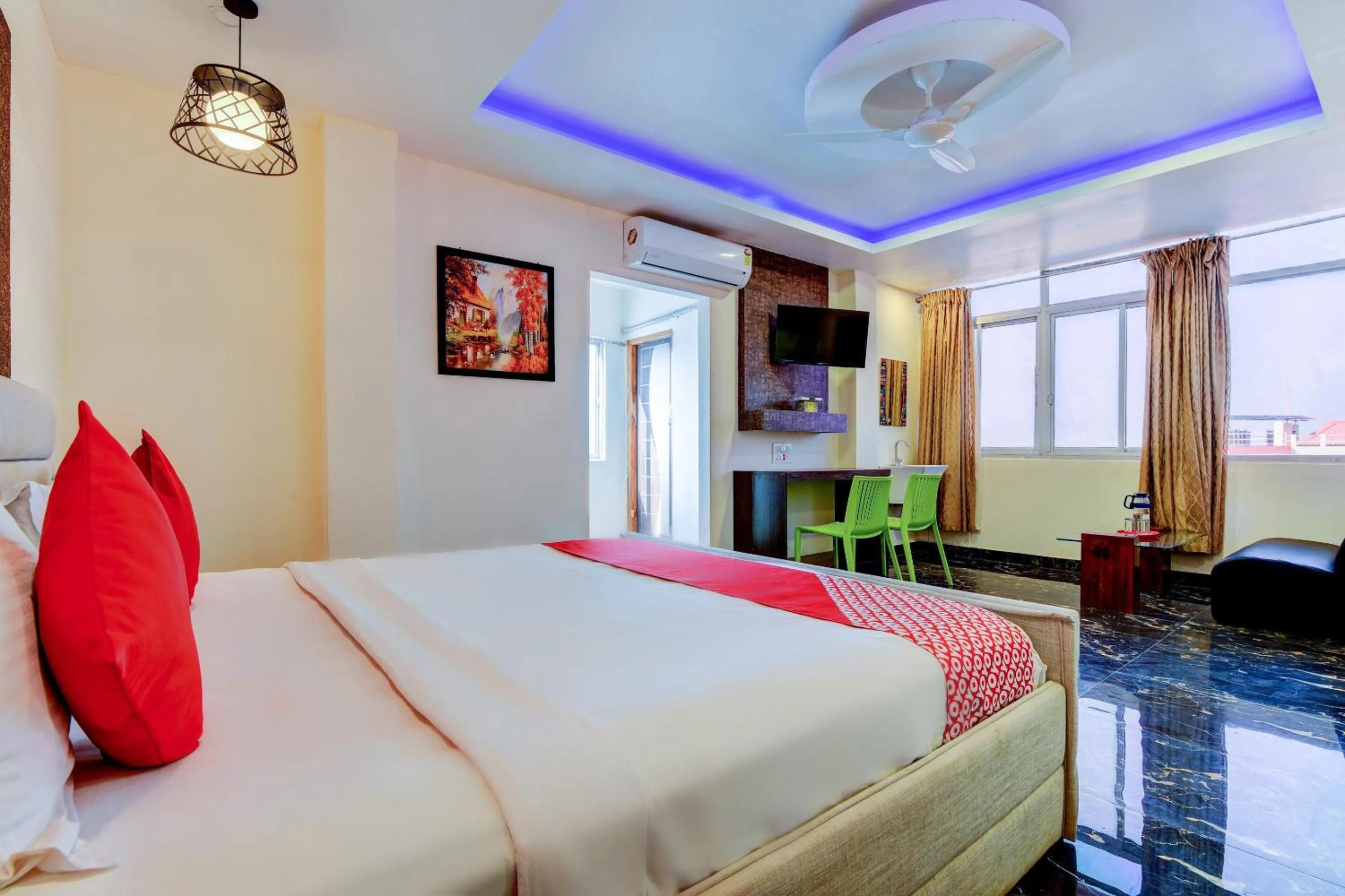 Bedroom, Bed in Hotel O P S Grand