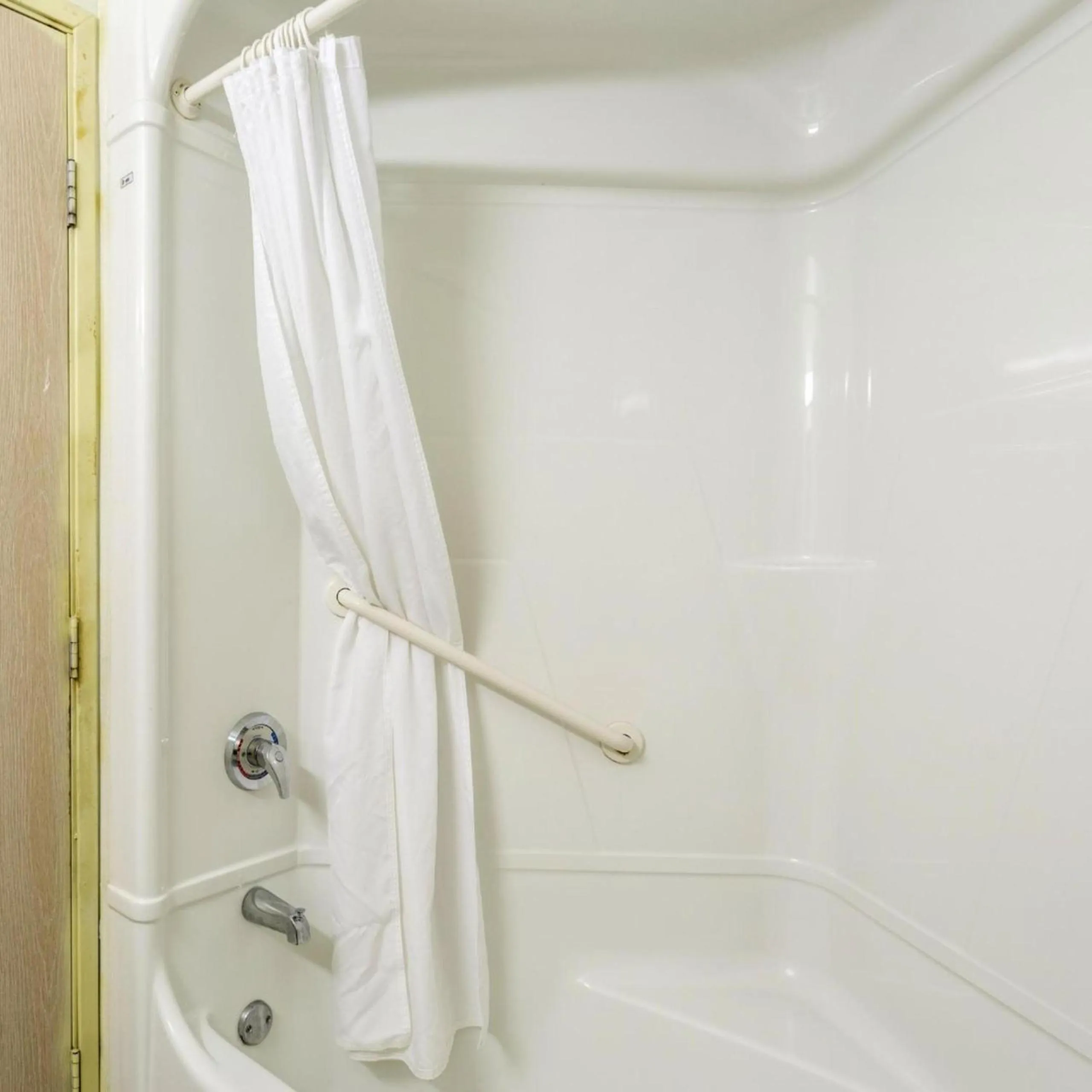 Bathroom in Motel 6-Roswell, NM