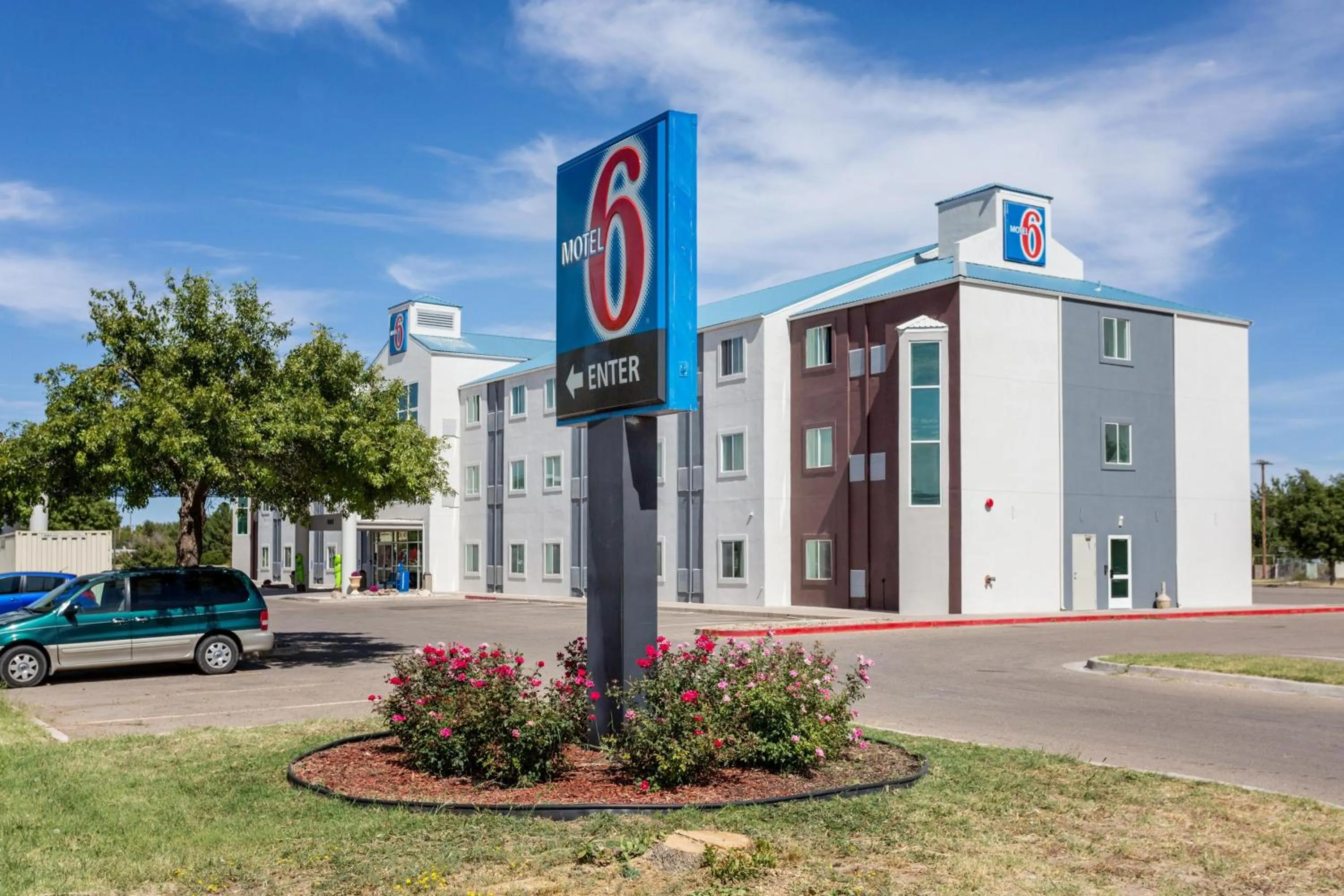 Property building in Motel 6-Roswell, NM