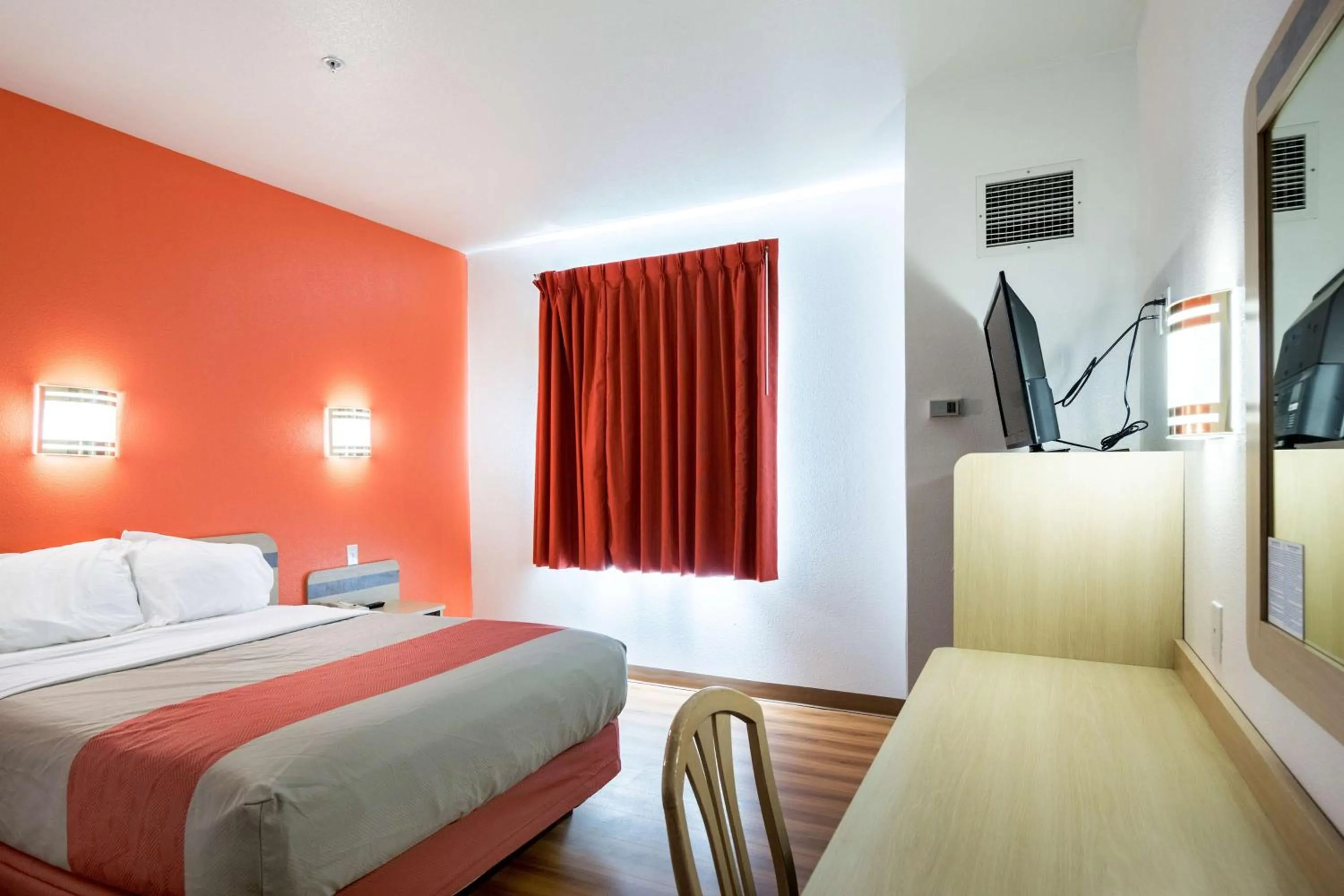 Photo of the whole room in Motel 6-Ruidoso, NM