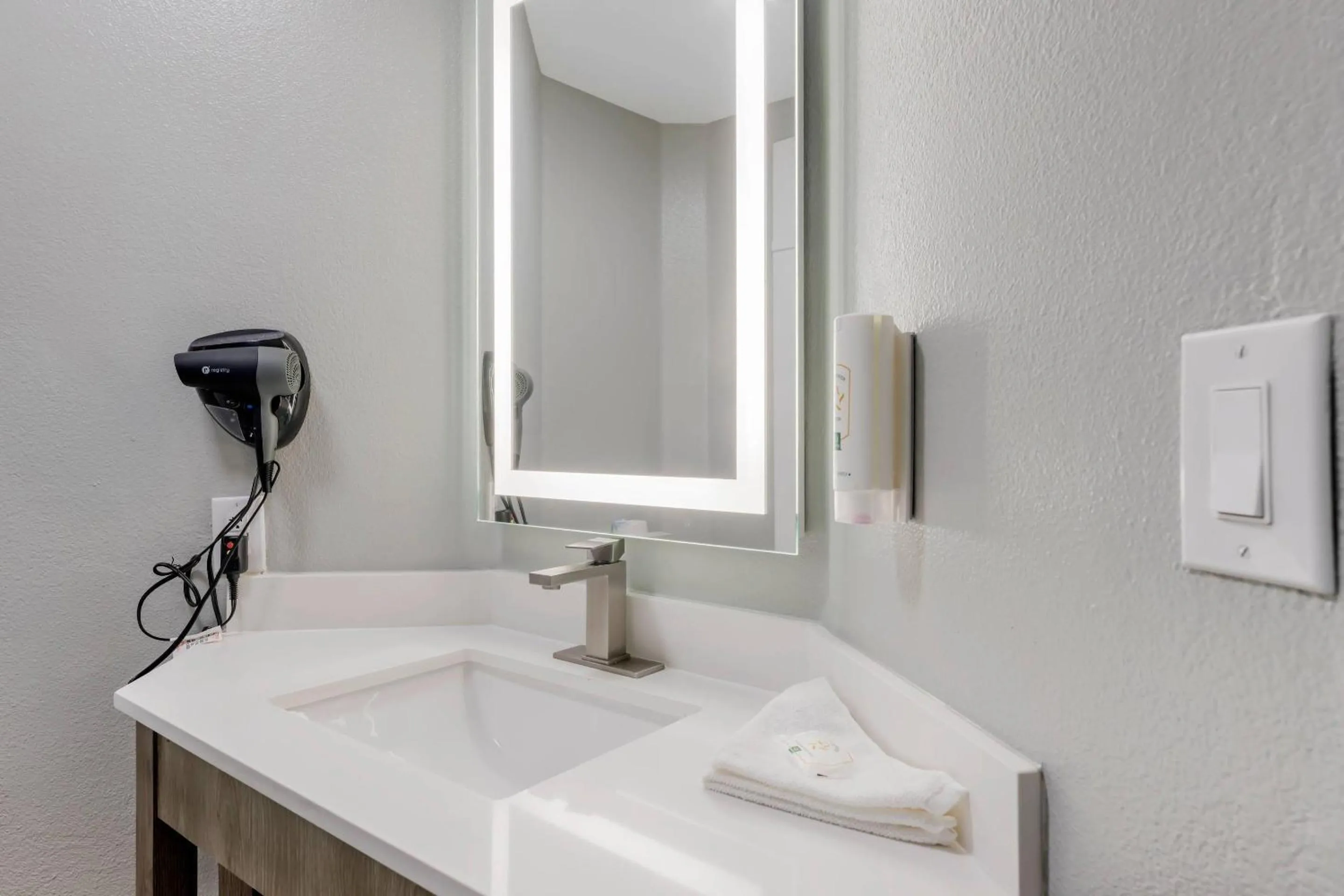 Bedroom in Quality Inn