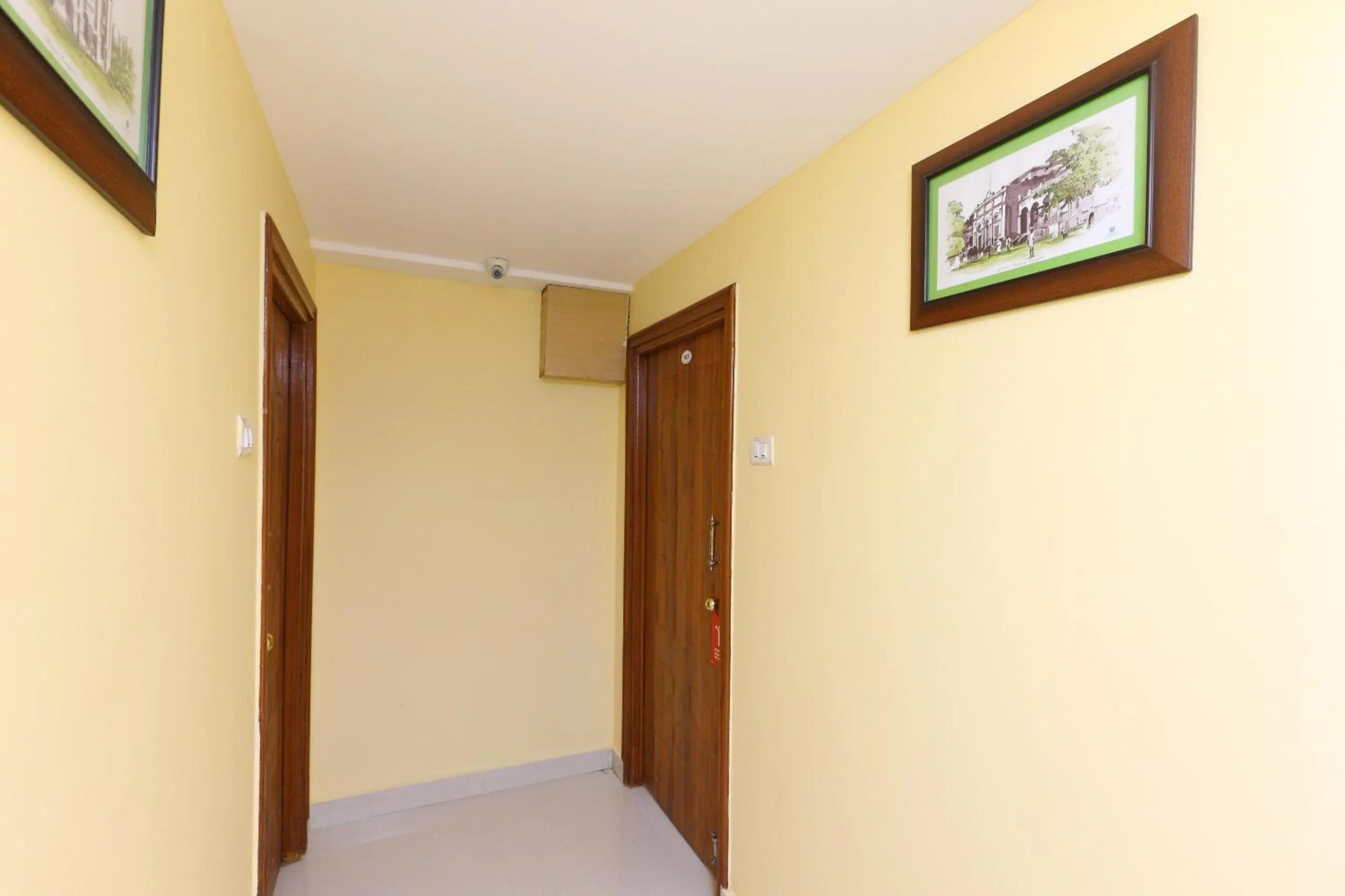 Lobby or reception in Capital O Sai Golden Rooms