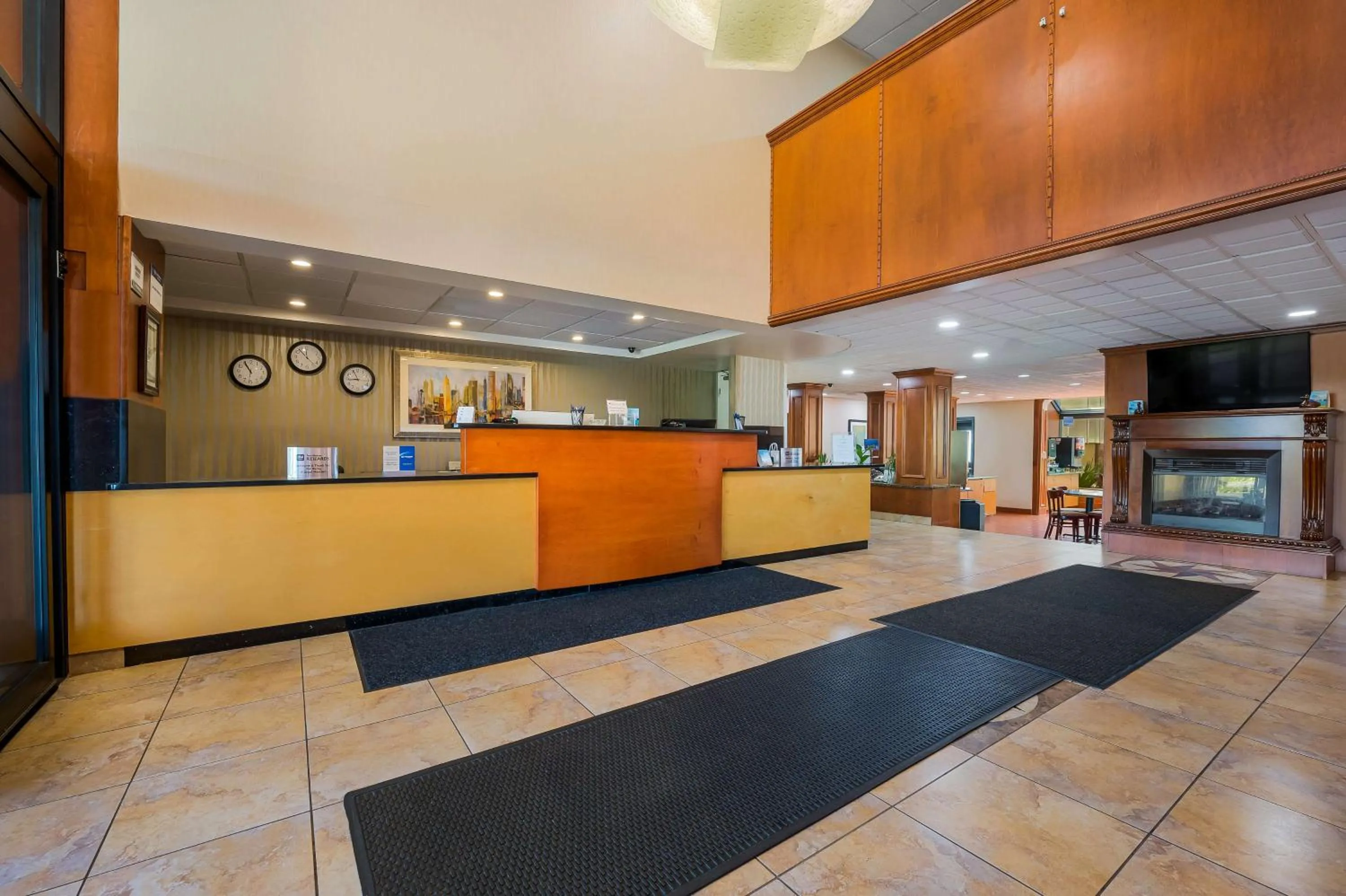Lobby or reception in Best Western Detroit Livonia