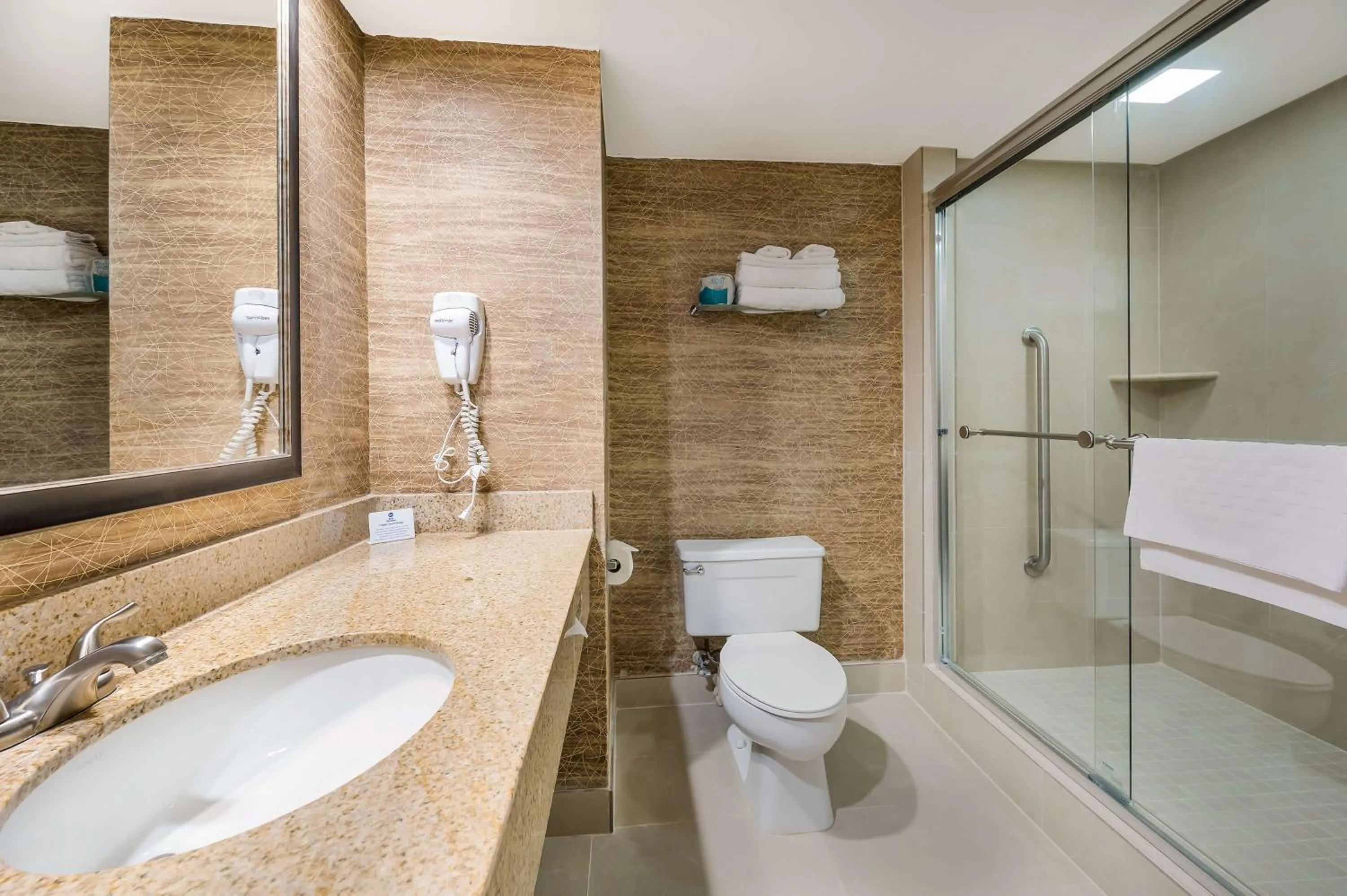 Bedroom in Best Western Detroit Livonia