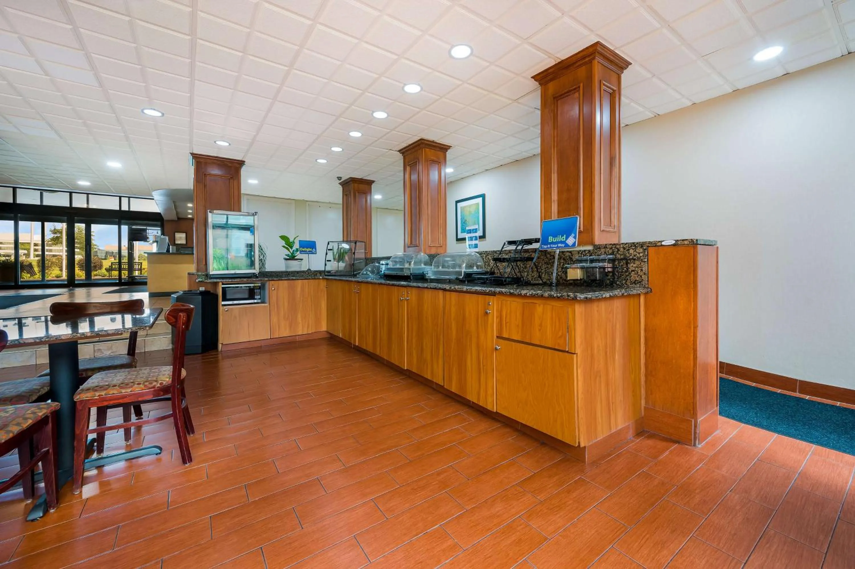 Breakfast in Best Western Detroit Livonia