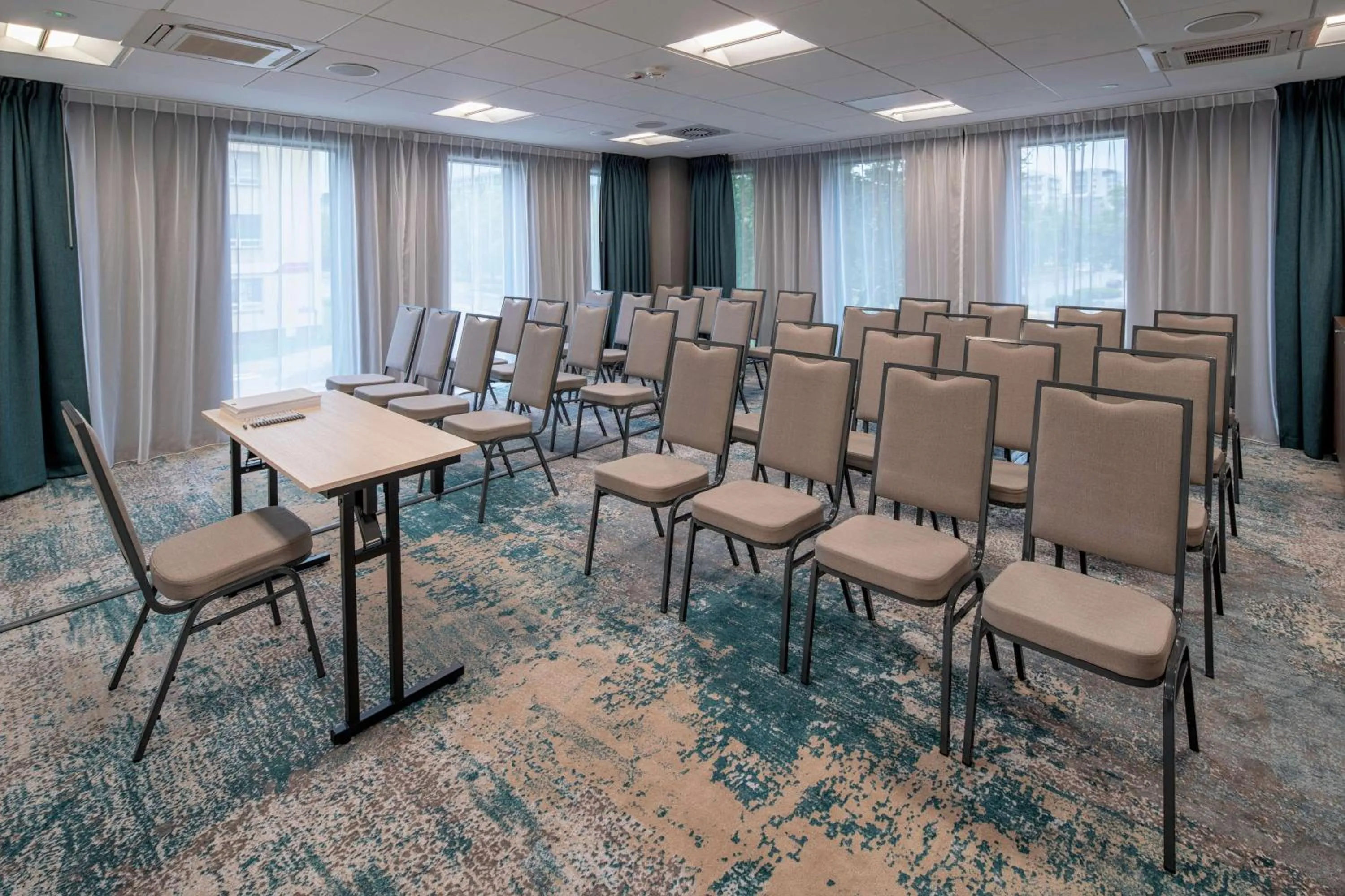 Business facilities in Hampton By Hilton Warsaw Mokotow