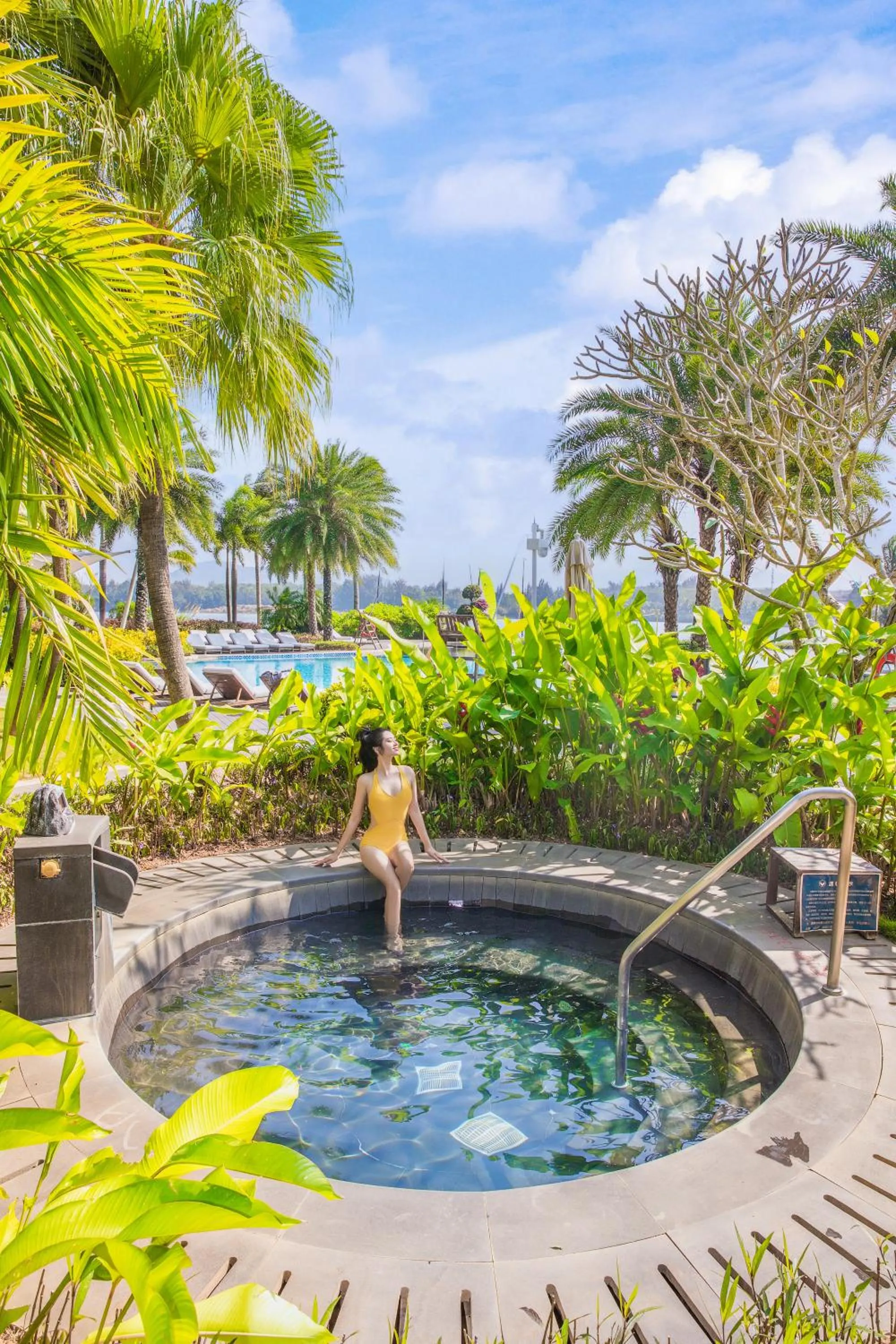 Hot Spring Bath in Doubletree Resort By Hilton Hainan - Xinglong Lakeside