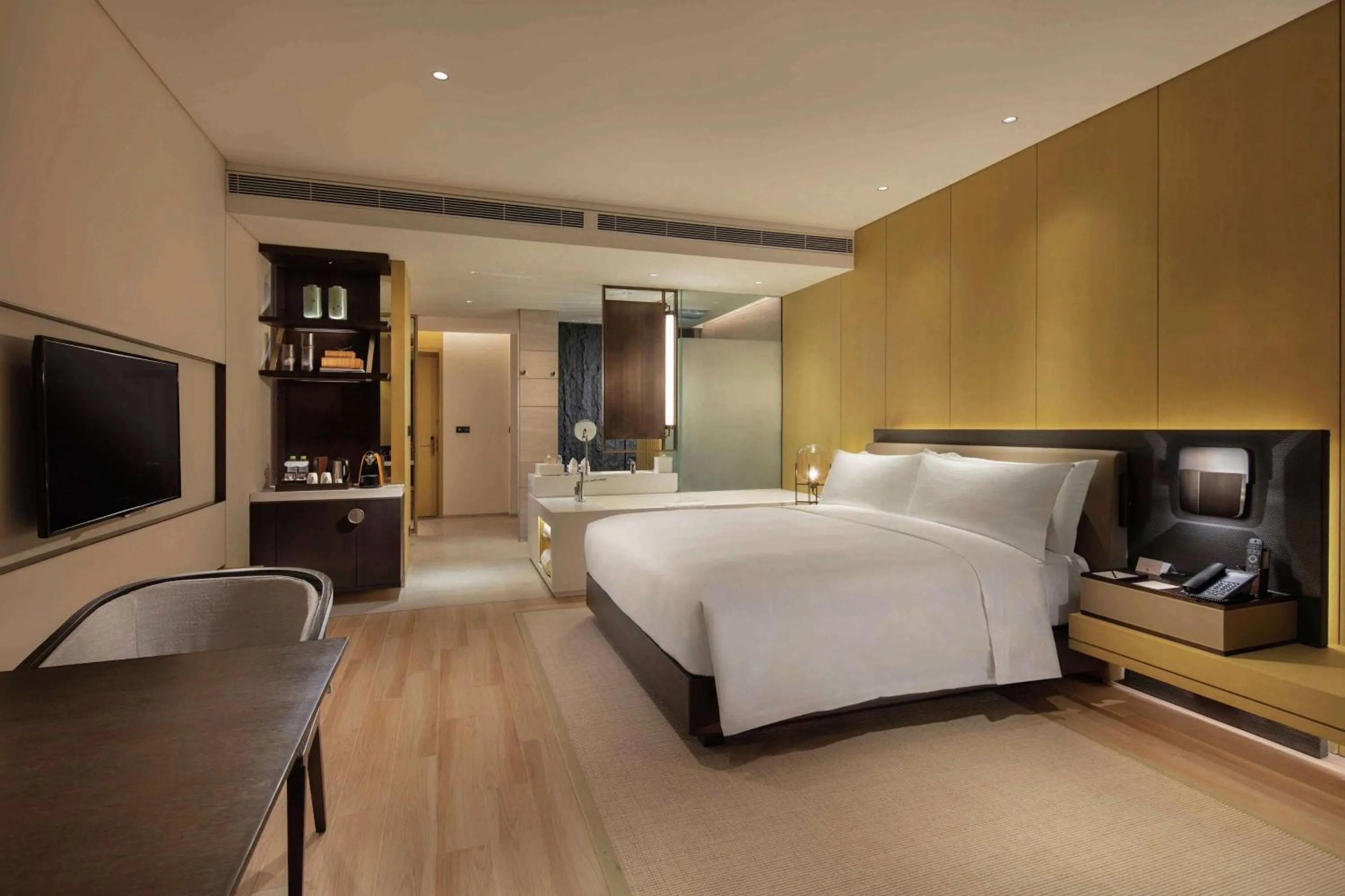 Bedroom, Bed in Doubletree Resort By Hilton Hainan - Xinglong Lakeside