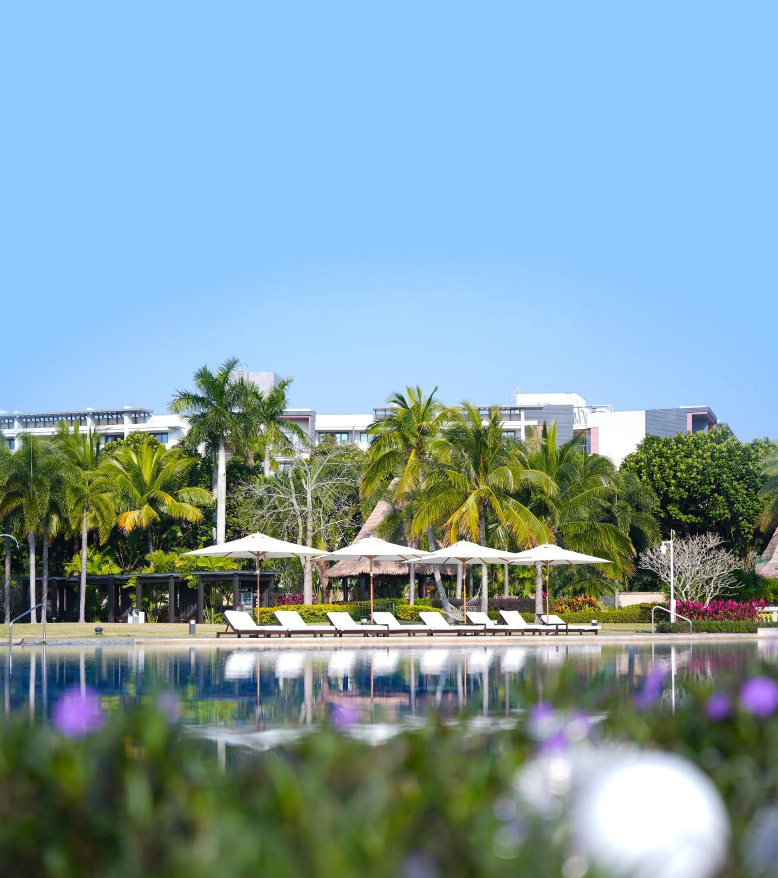 Property building in Doubletree Resort By Hilton Hainan - Xinglong Lakeside