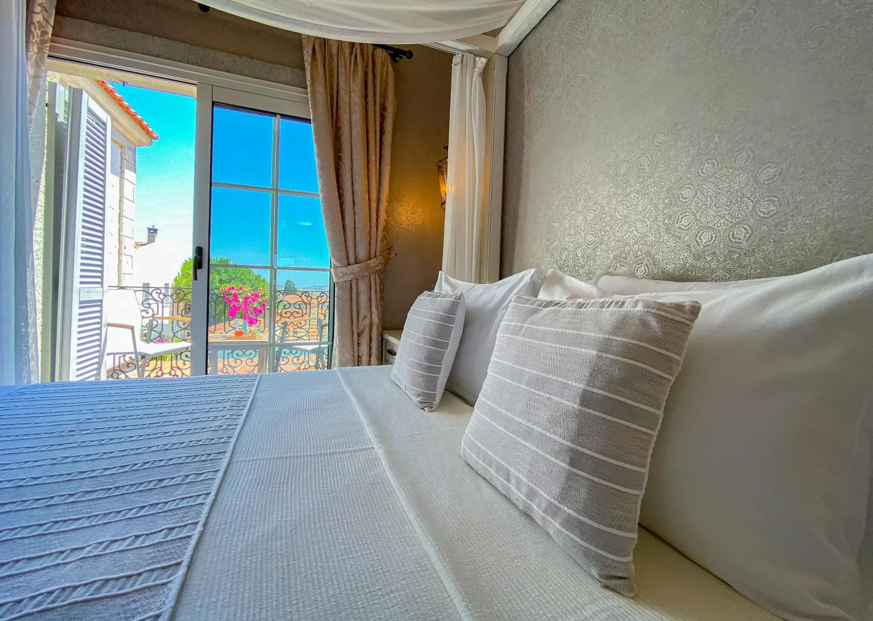 PROVENCE MANSİON ALAÇATI