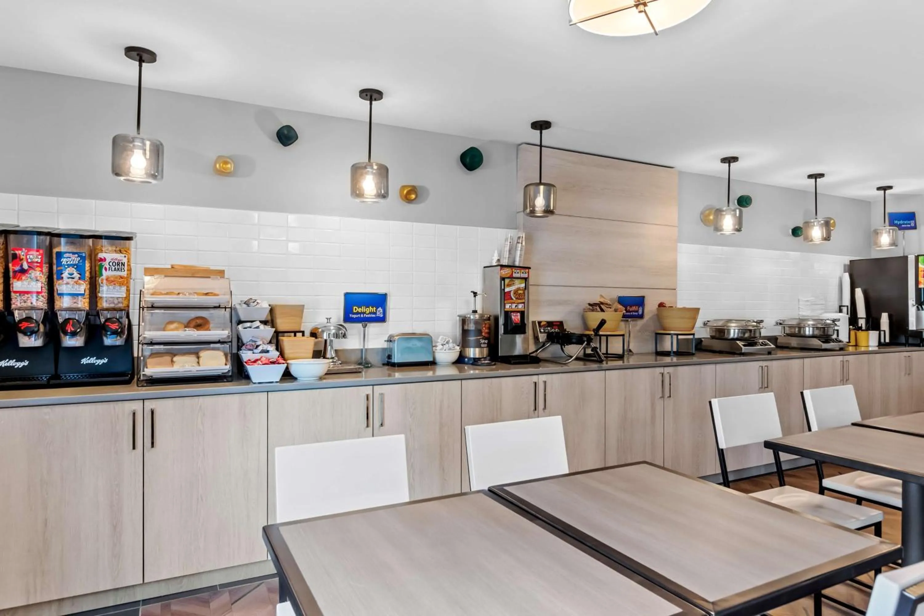 Breakfast in Best Western Doswell Hotel