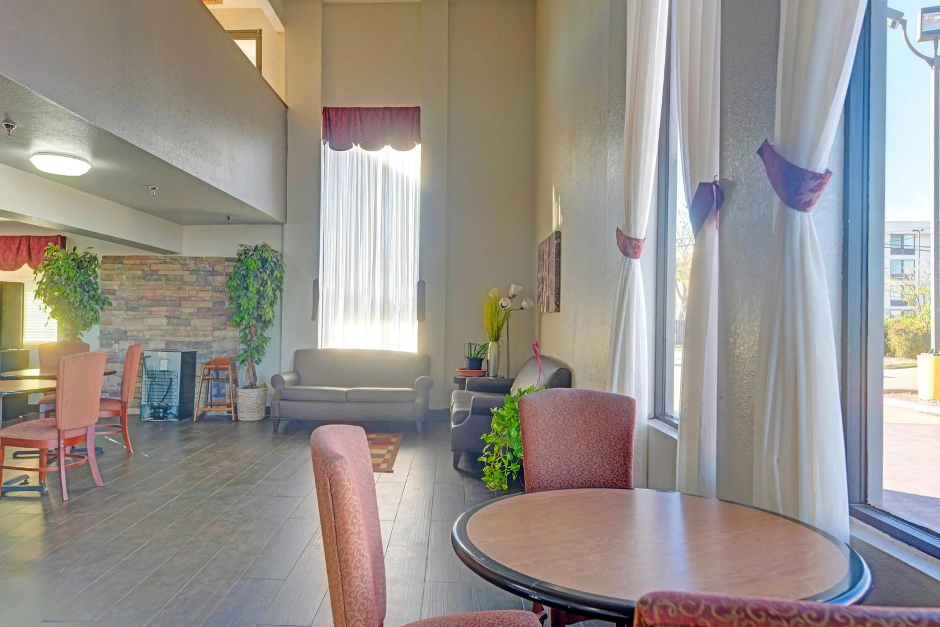 Lobby or reception in Travelers inn by OYO Wichita Falls