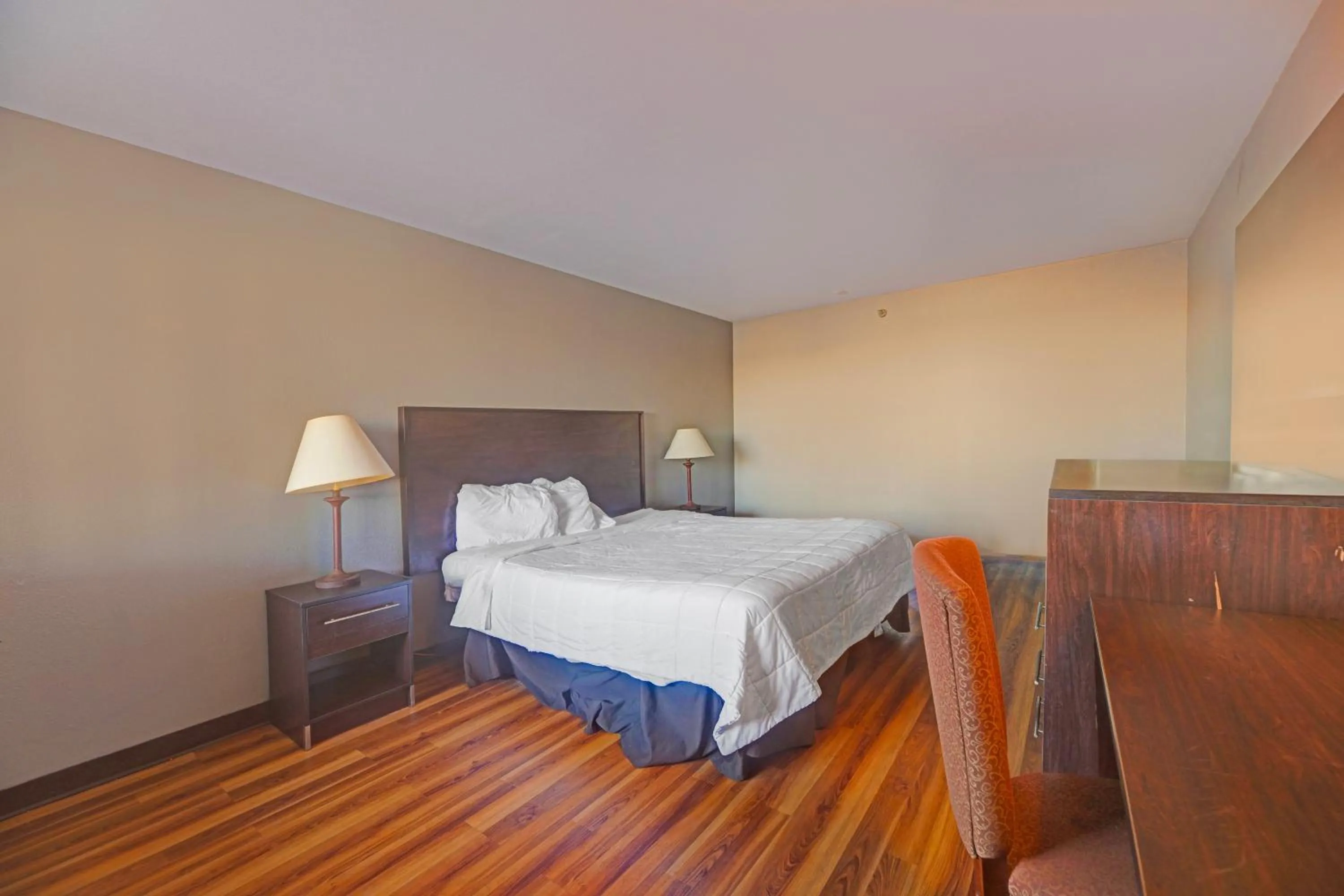 Bedroom, Bed in Travelers inn by OYO Wichita Falls