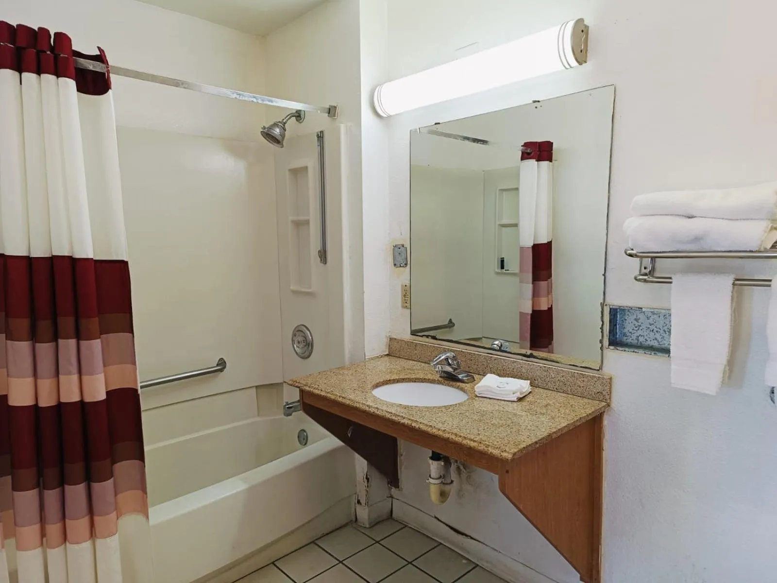 Bathroom in Wichita Falls inn