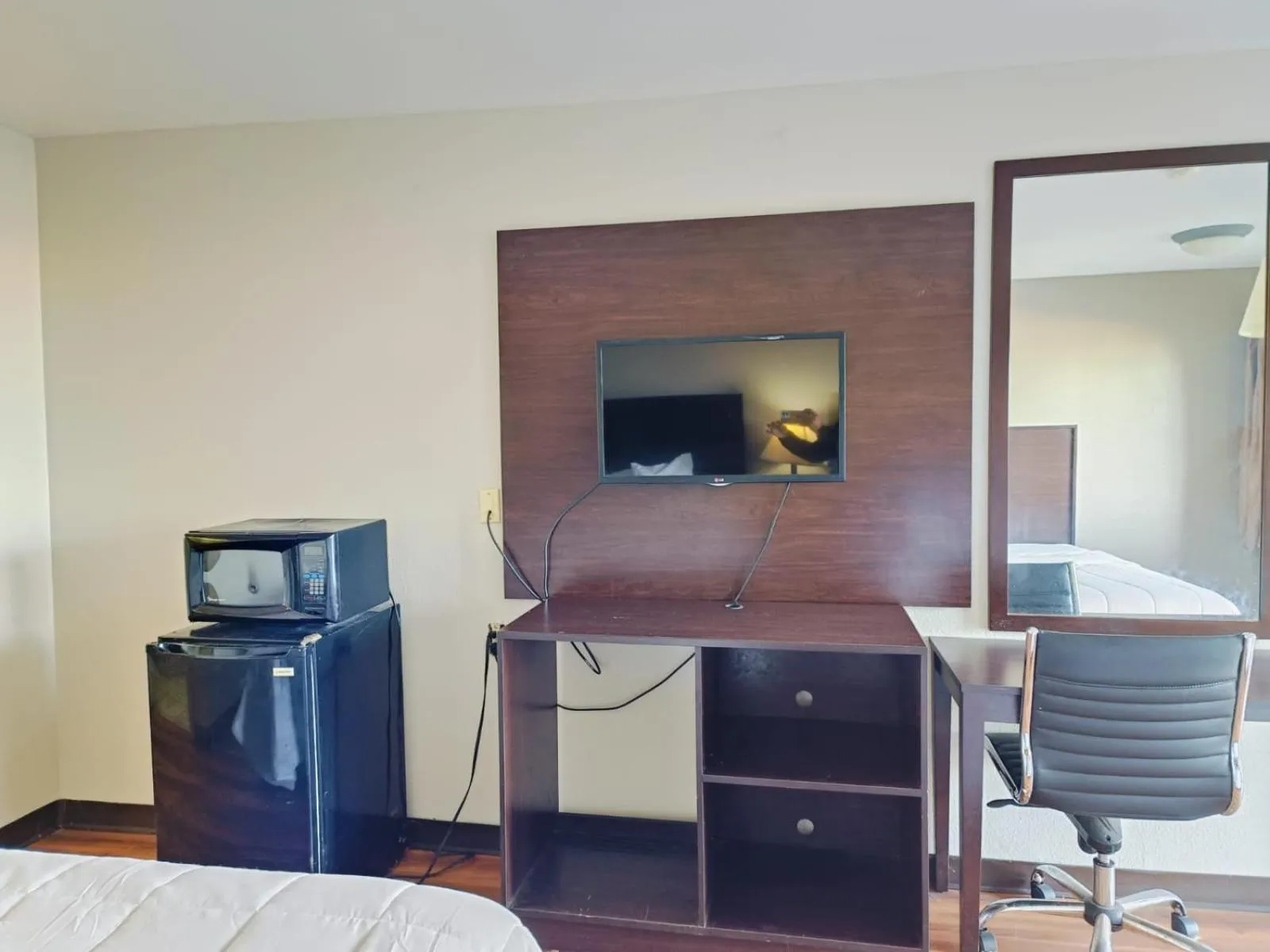 Bedroom in Wichita Falls inn