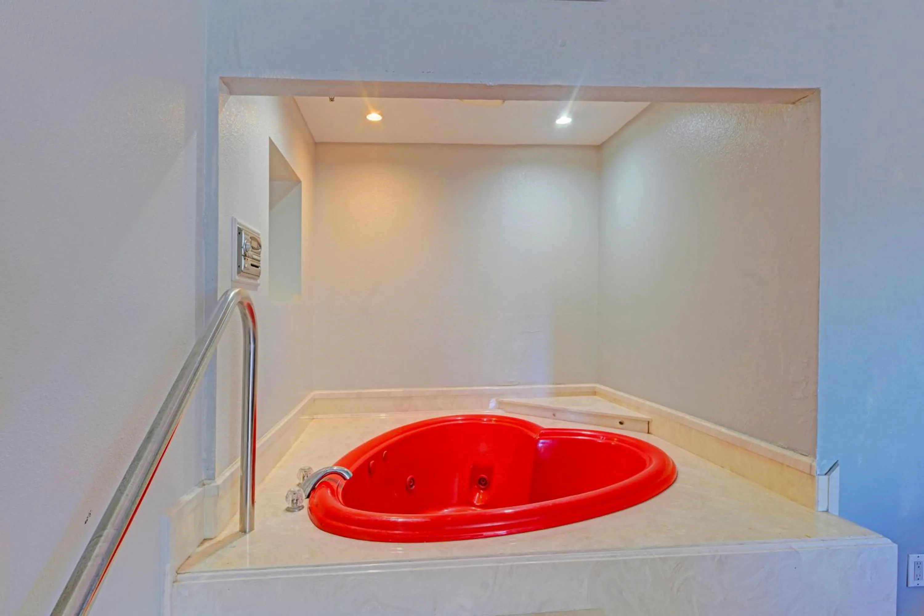 Bathroom, Bed in Travelers inn by OYO Wichita Falls