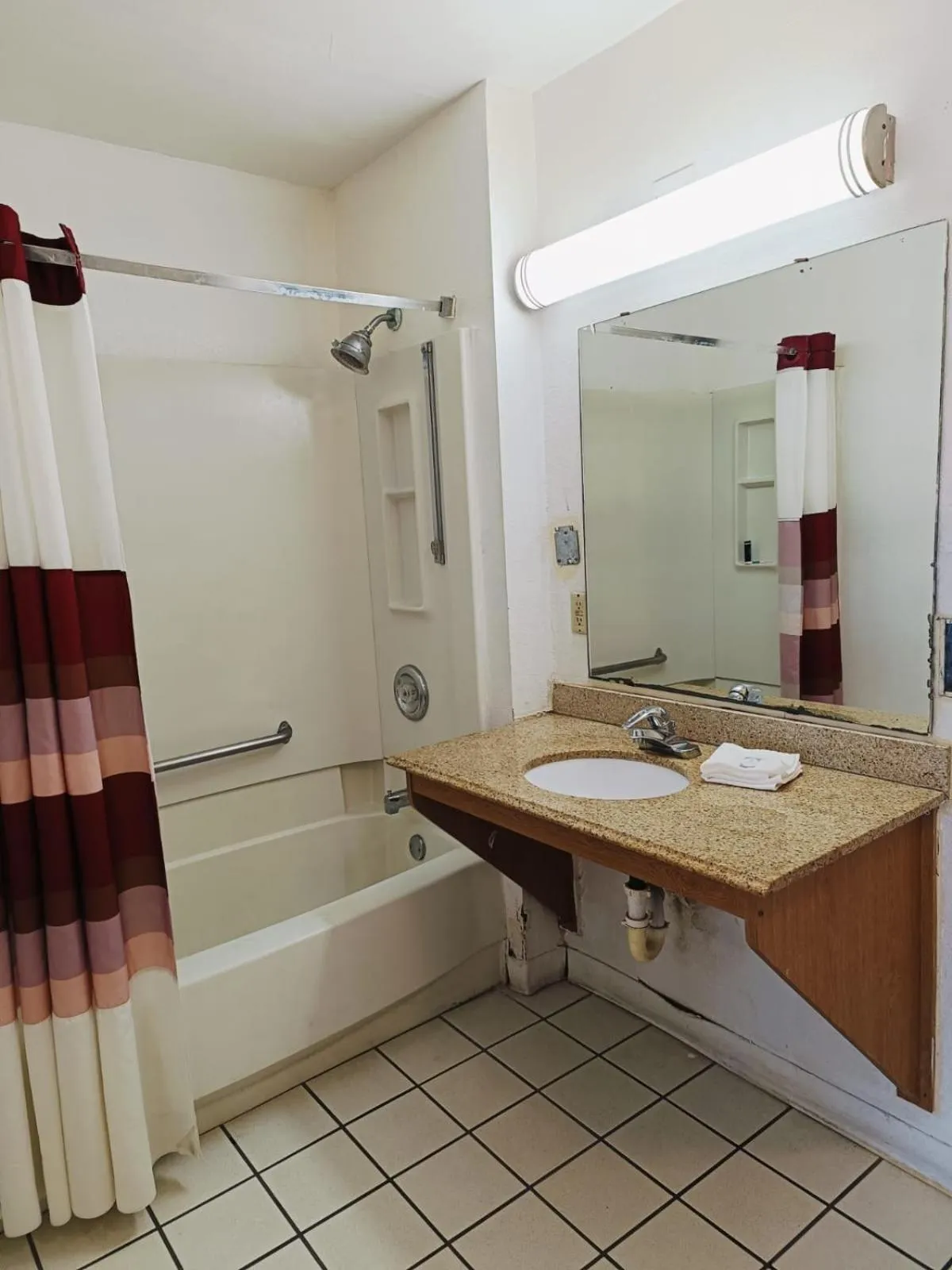 Bathroom in Wichita Falls inn